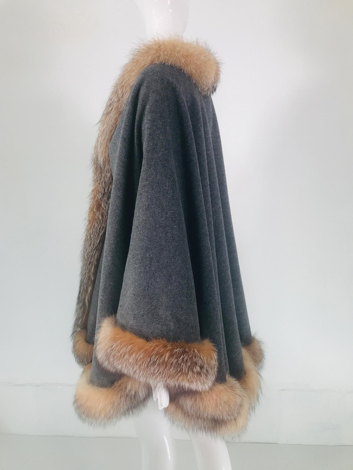 Sprung Freres Paris Red Fox Wool/Cashmere Reversible Cape Grey/Camel Tan OS 10