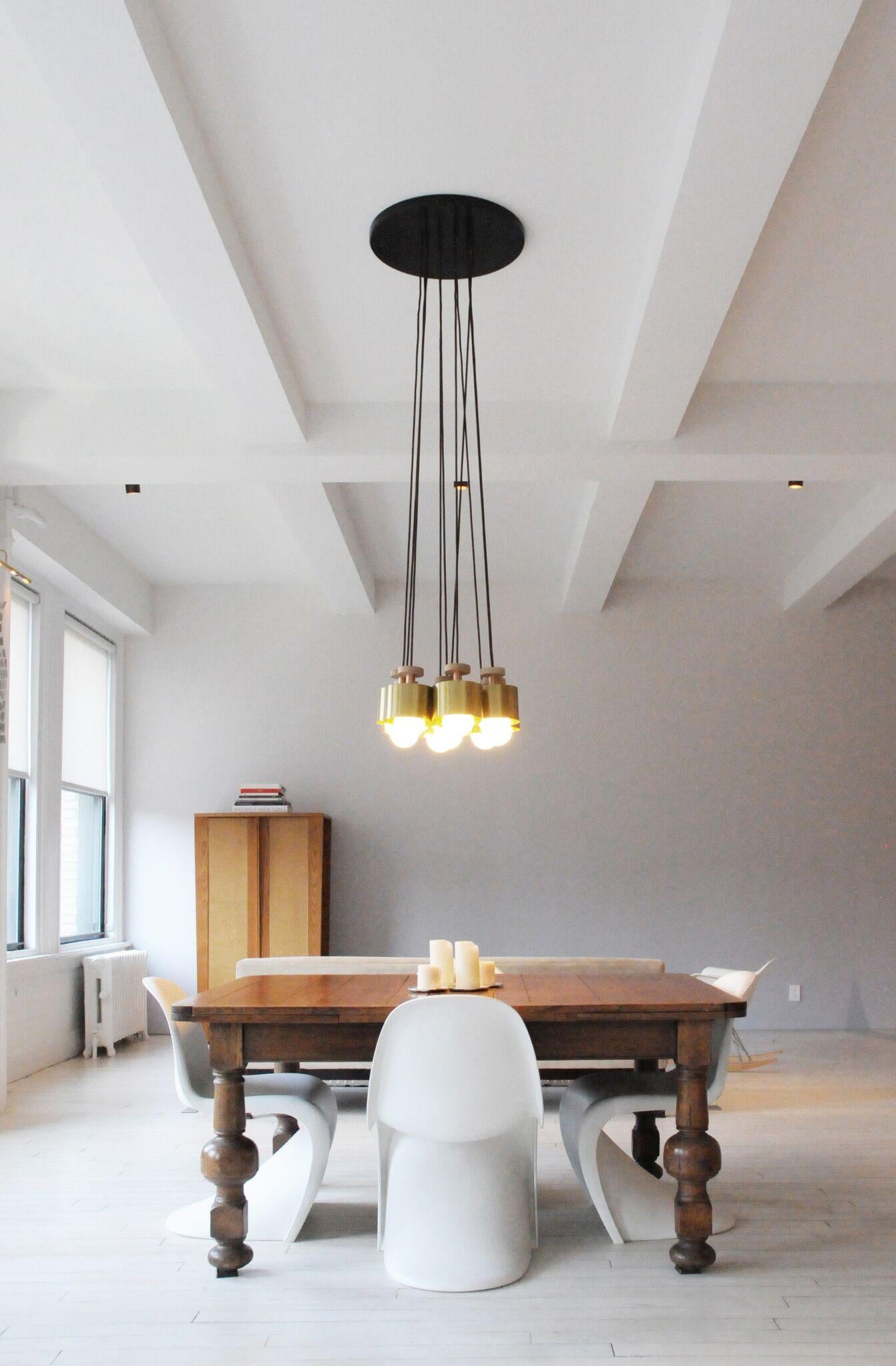 Laiton Spun Lustre pendentif 7 pièces en laiton, longueur réglable sur site Light en vente