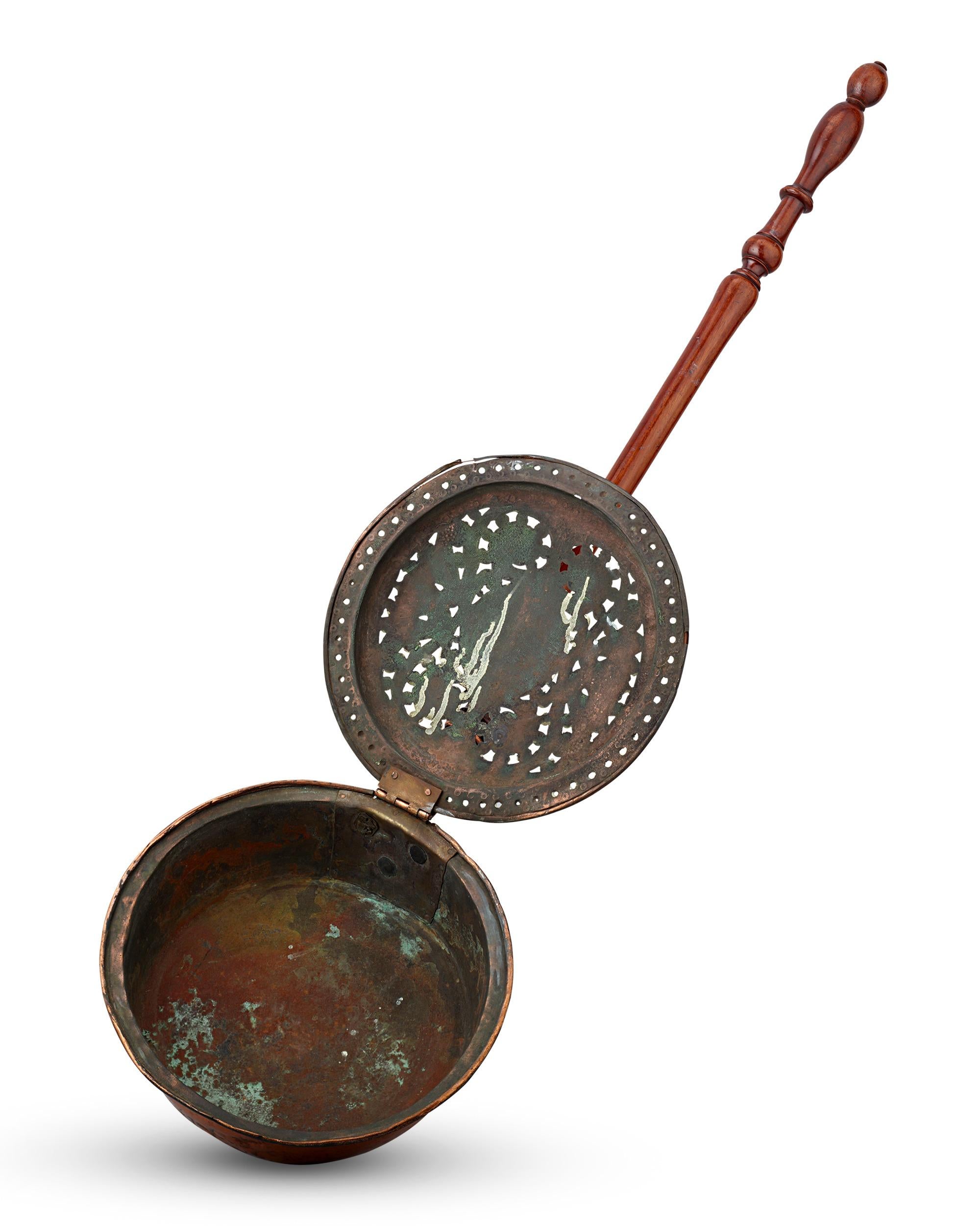 Spun Brass Bed Warmer In Good Condition For Sale In New Orleans, LA