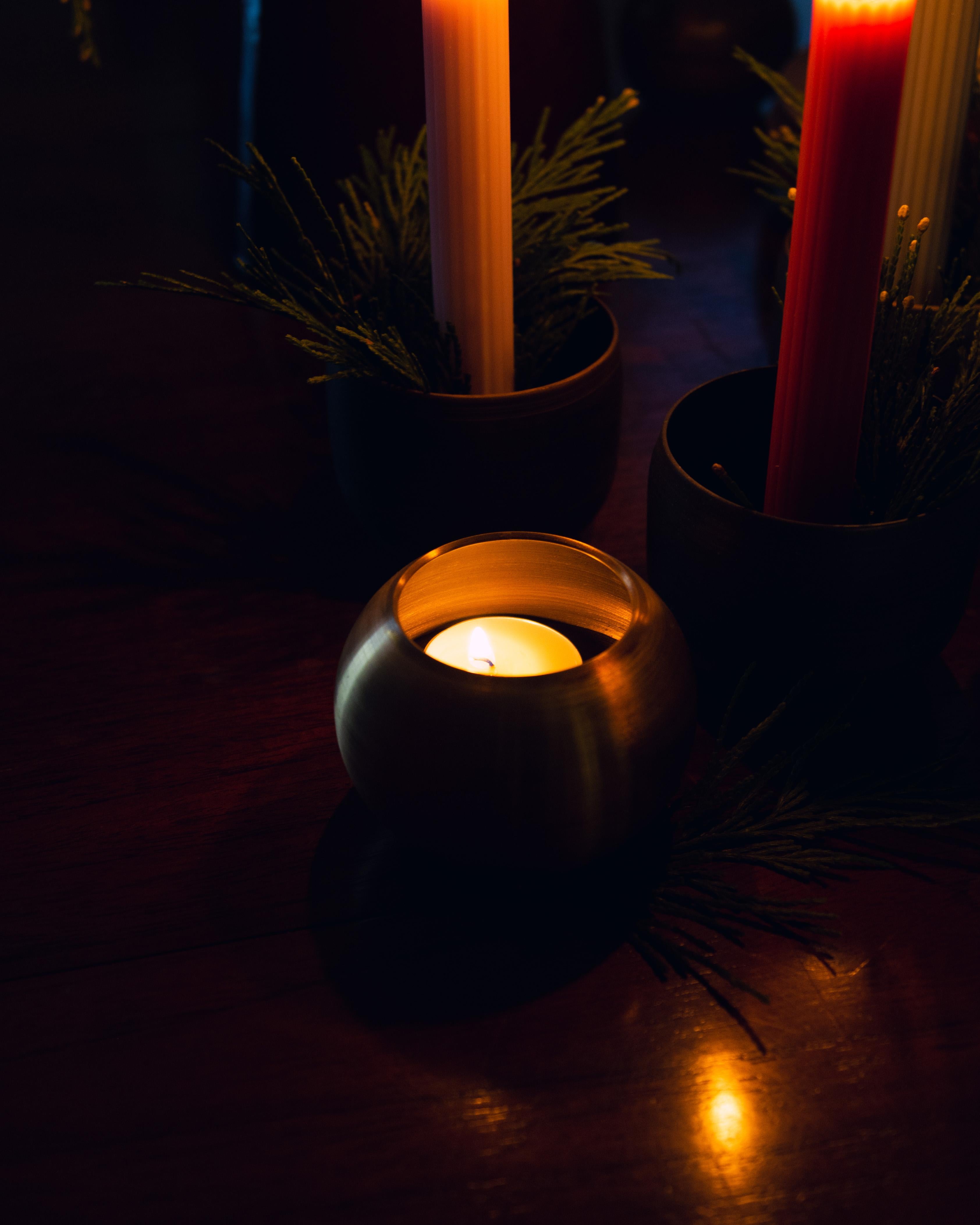 Filato Set di tazze votive in ottone filato di Daughter Manufacturing in vendita