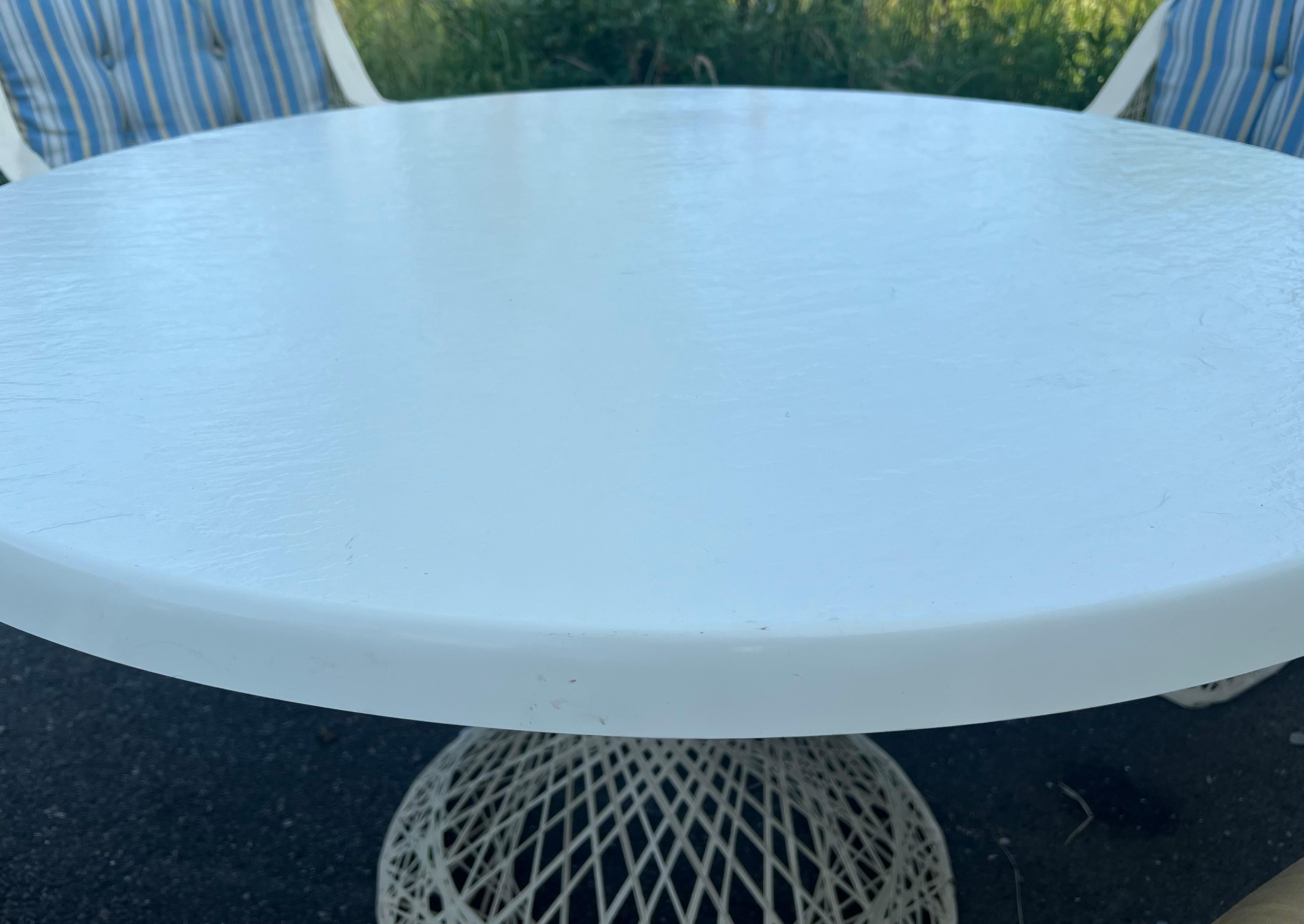 Spun Fiberglass 5 Pieces Round Dining Table 4 Chair Russel Woodard Outdoor Set For Sale 4