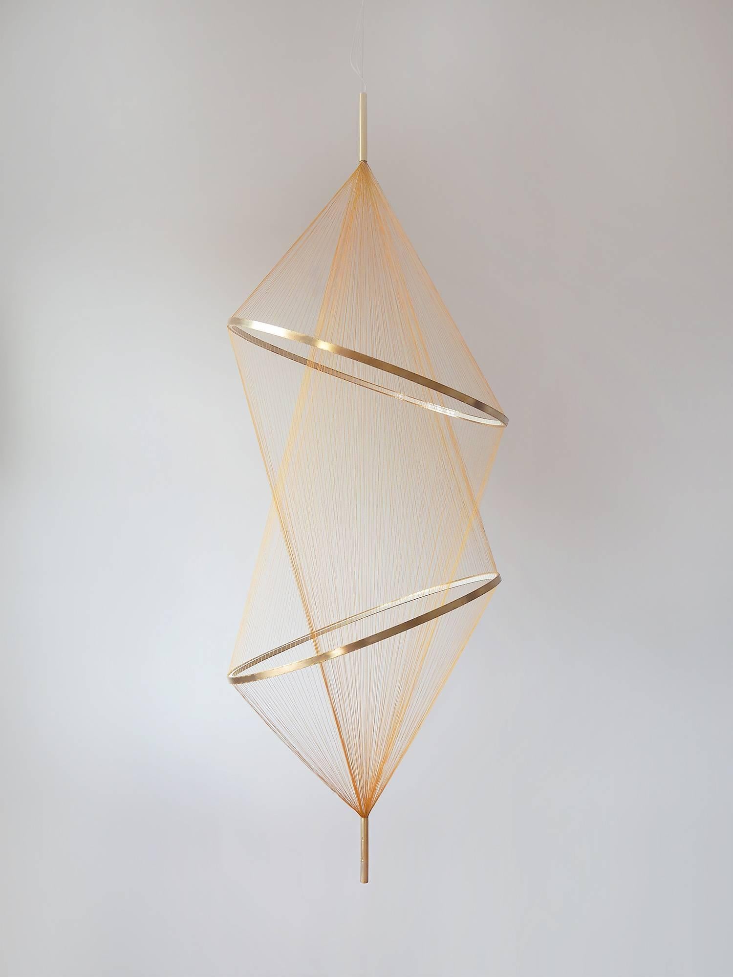 Lámpara Colgante Spun Halo, Escultura de Luz, Araña Tejida en Nuevo estado para la venta en London, GB