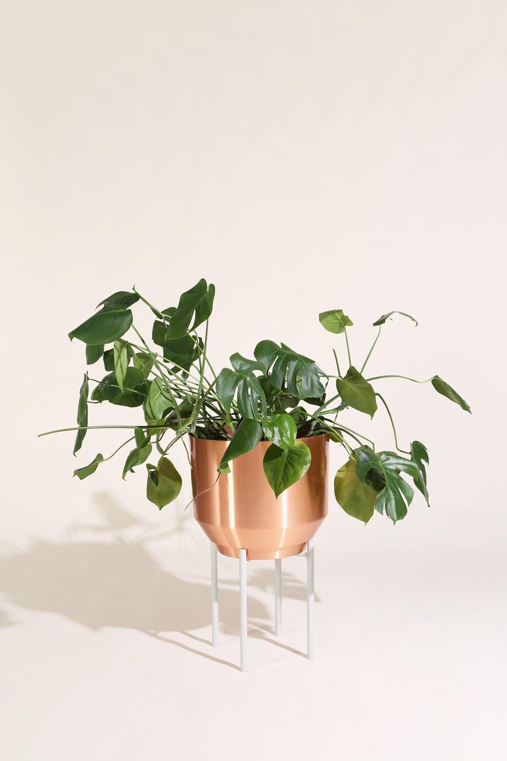 Spun Planter, Copper In New Condition For Sale In St. Augustine, FL