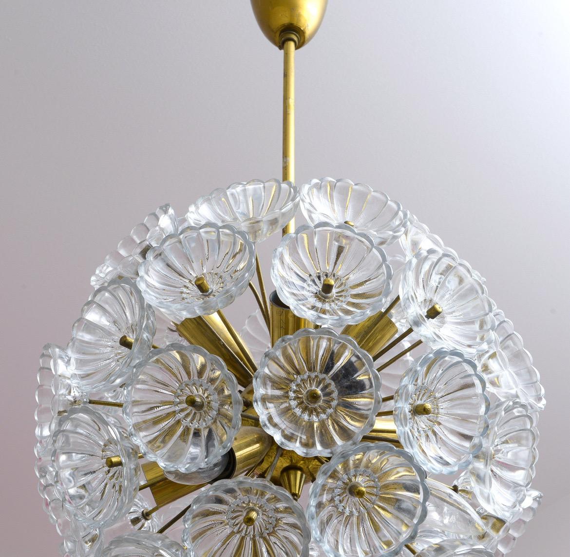 Sputnik Brass and Glass Flower Dandelion Chandelier, Germany 1960 In Good Condition For Sale In New York, NY