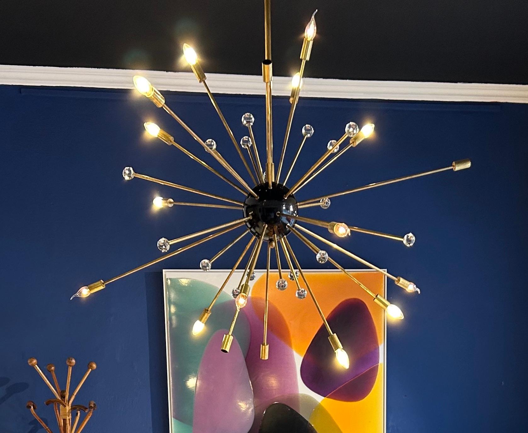 Lampada da soffitto Sputnik con vetro di Murano che offre un'atmosfera meravigliosa.