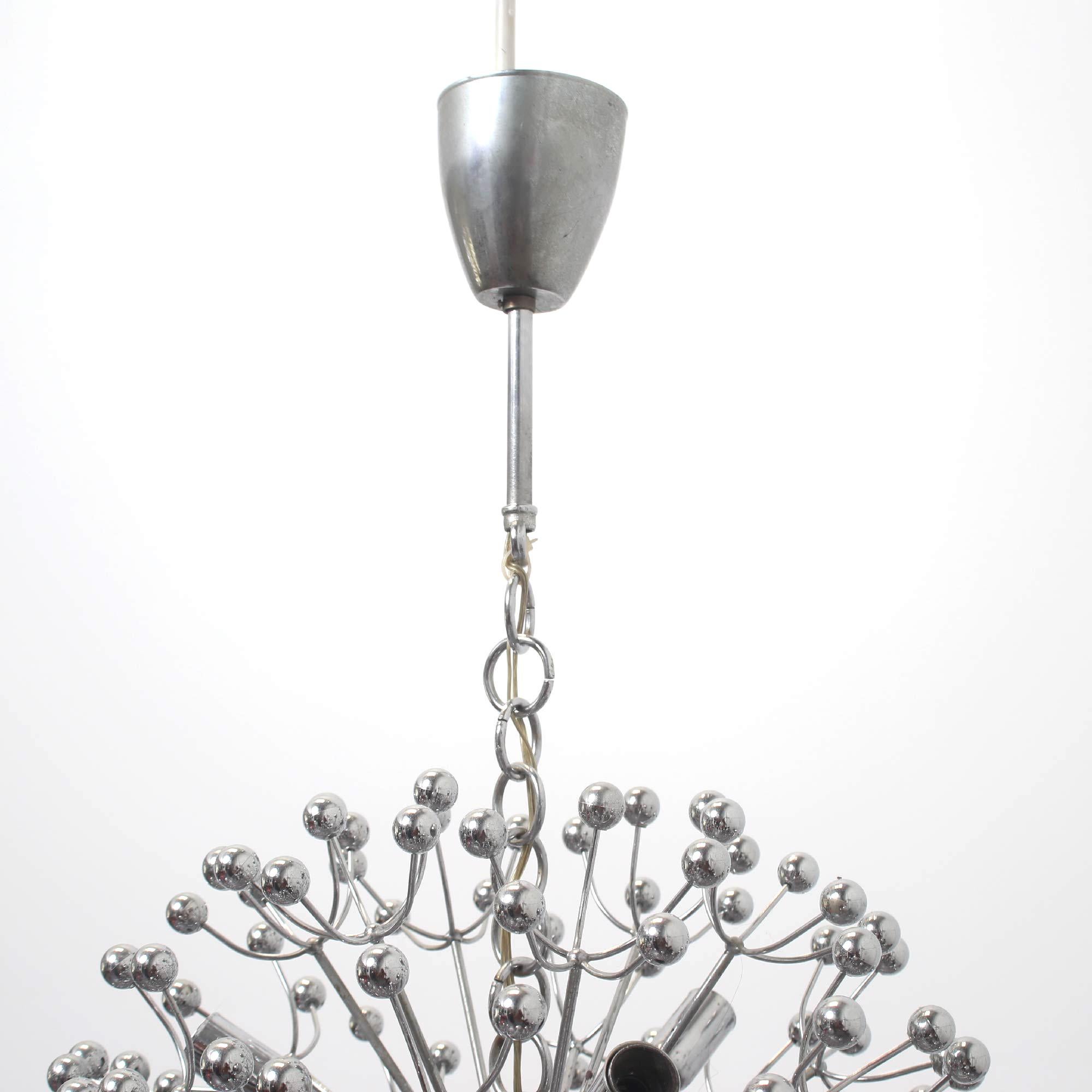 A Sciolari chrome sputnik chandelier with 6-light sockets. 
Really good conditions.
 