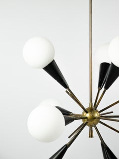 Sputnik chandelier in brass, lacquered black metal and opaline glass