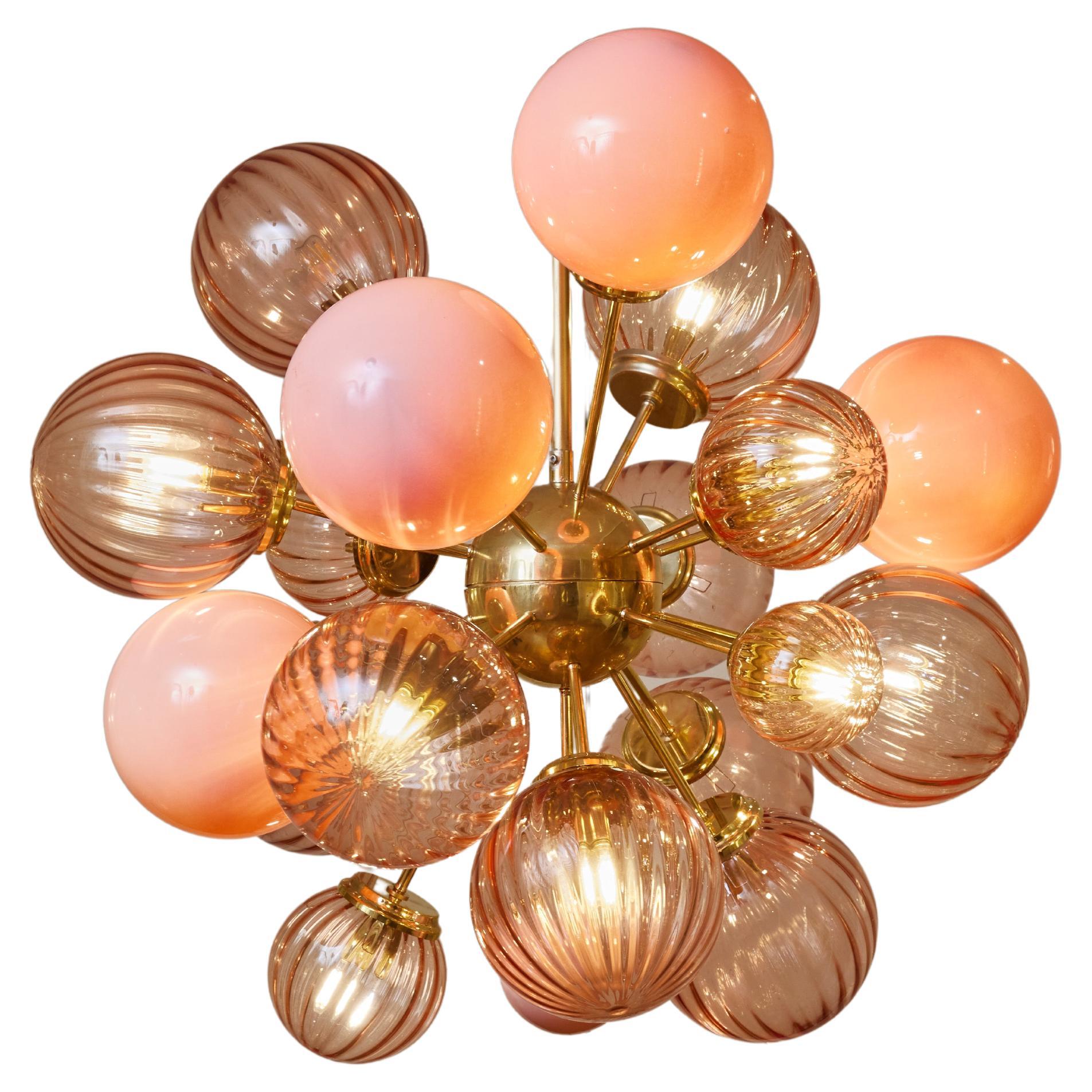 Sputnik chandelier in Murano by Studio Glustin