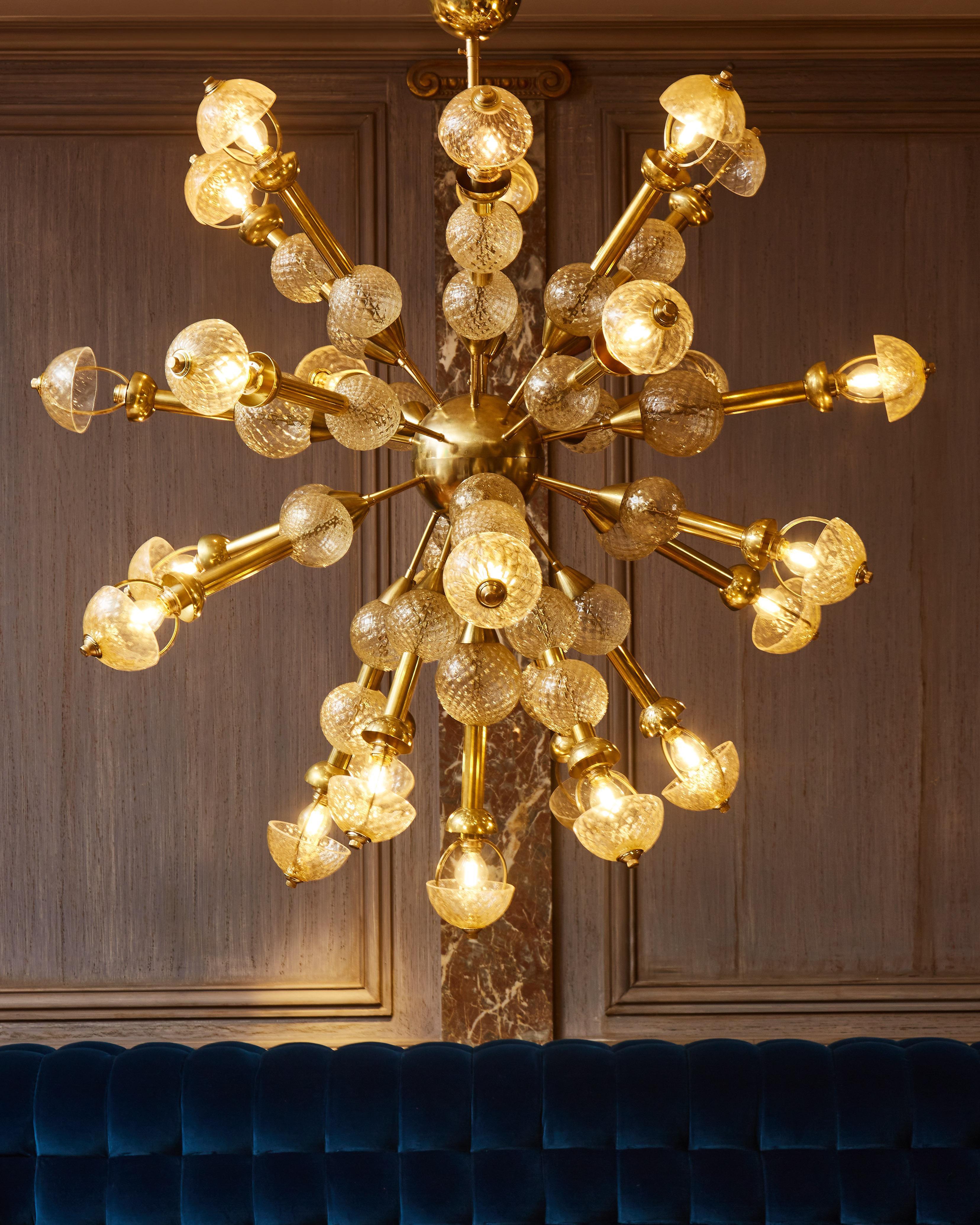 Mid-Century Modern Sputnik chandelier in Murano glass by Studio Glustin