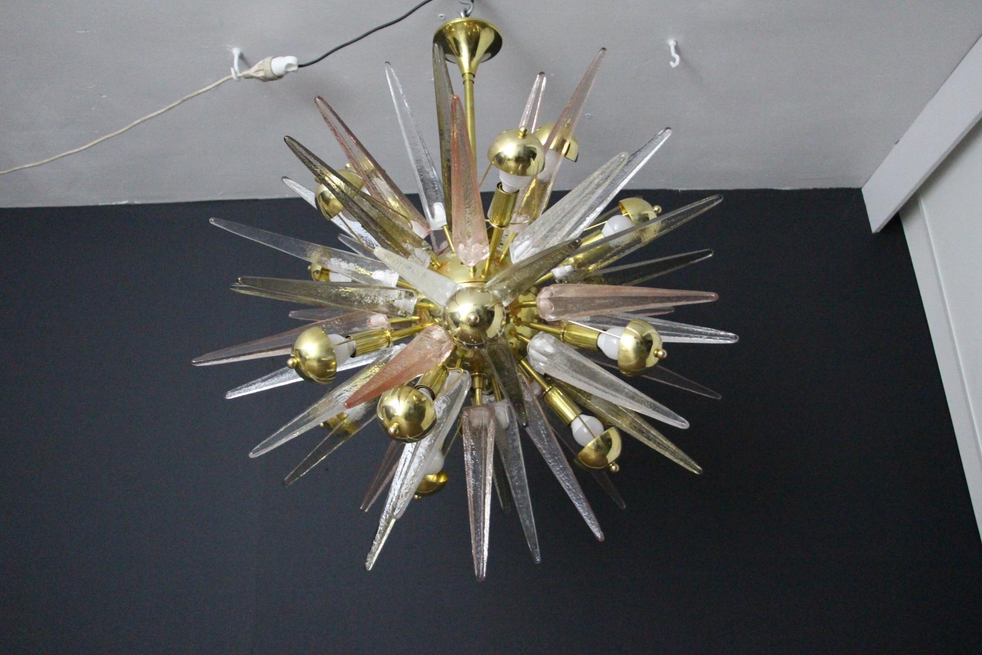 Sputnik Chandelier with Pink, Smoke and Clear Crystal Murano Glass Spikes For Sale 4