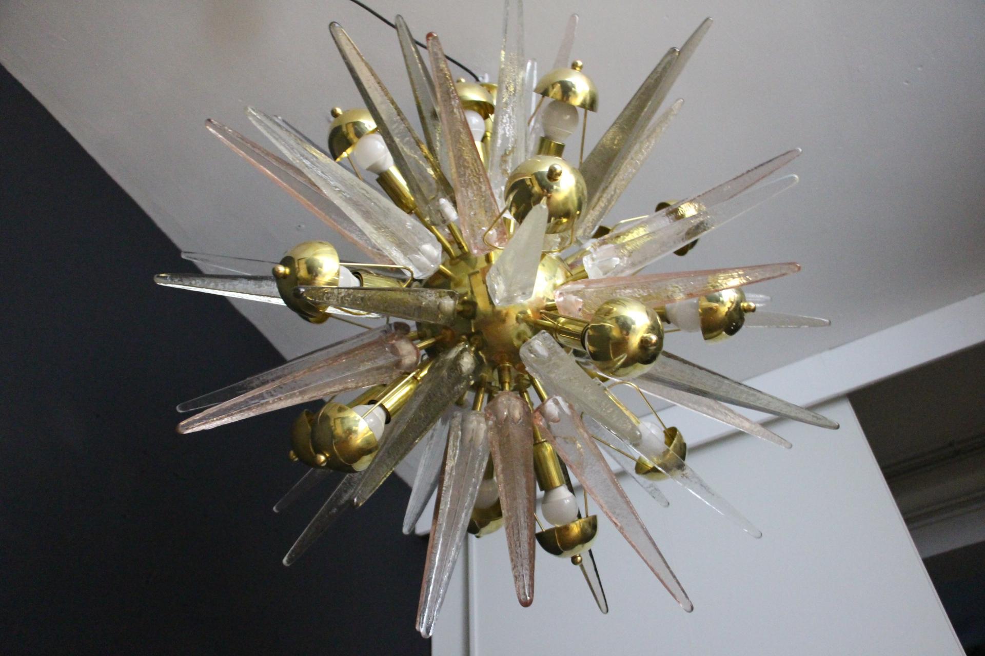 Sputnik Chandelier with Pink, Smoke and Clear Crystal Murano Glass Spikes For Sale 13