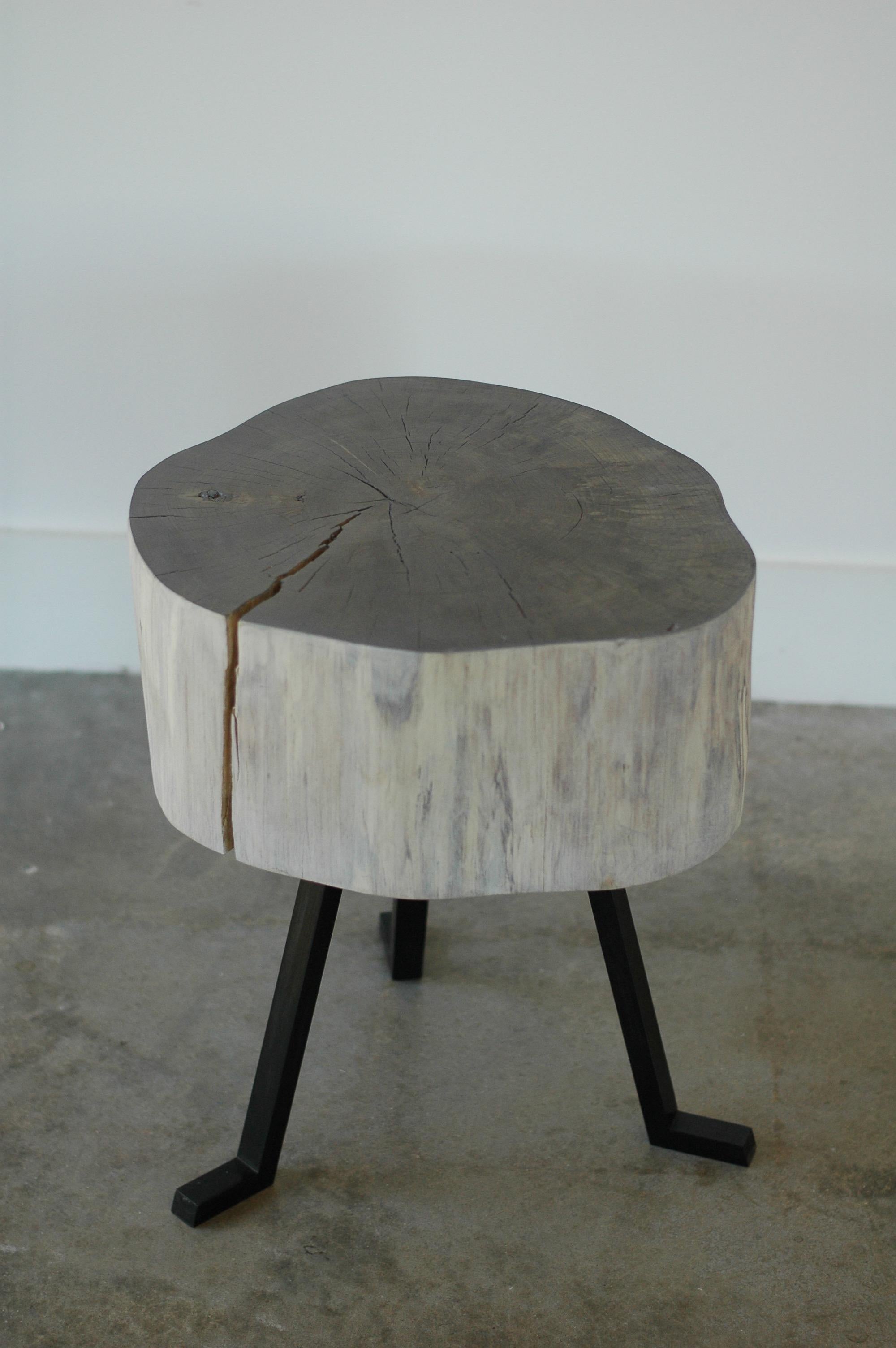 Live Edge Round Side Table - Midcentury Modern Furniture - Sputnik Table In New Condition In Birmingham, AL