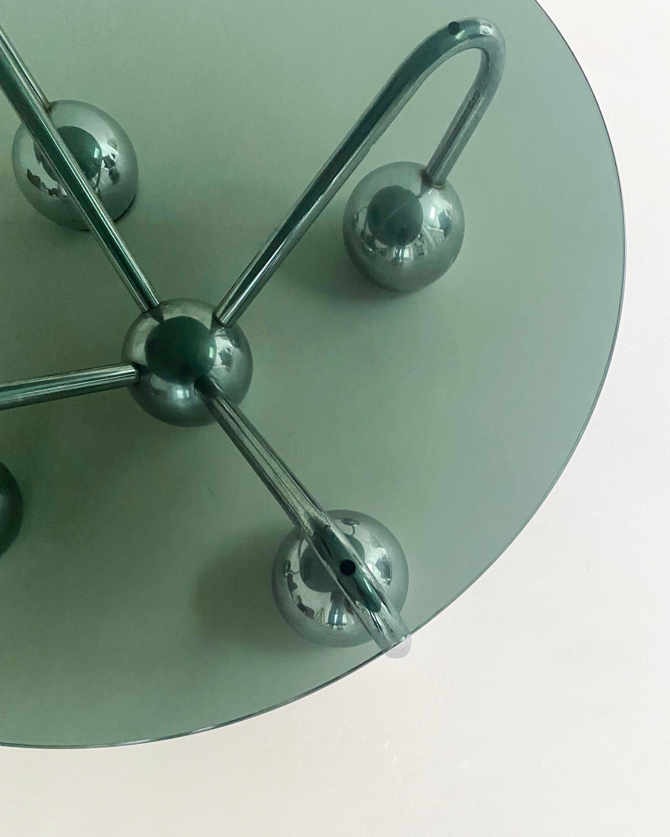 Table basse Sputnik en métal chromé et verre fumé Bon état - En vente à Milano, IT