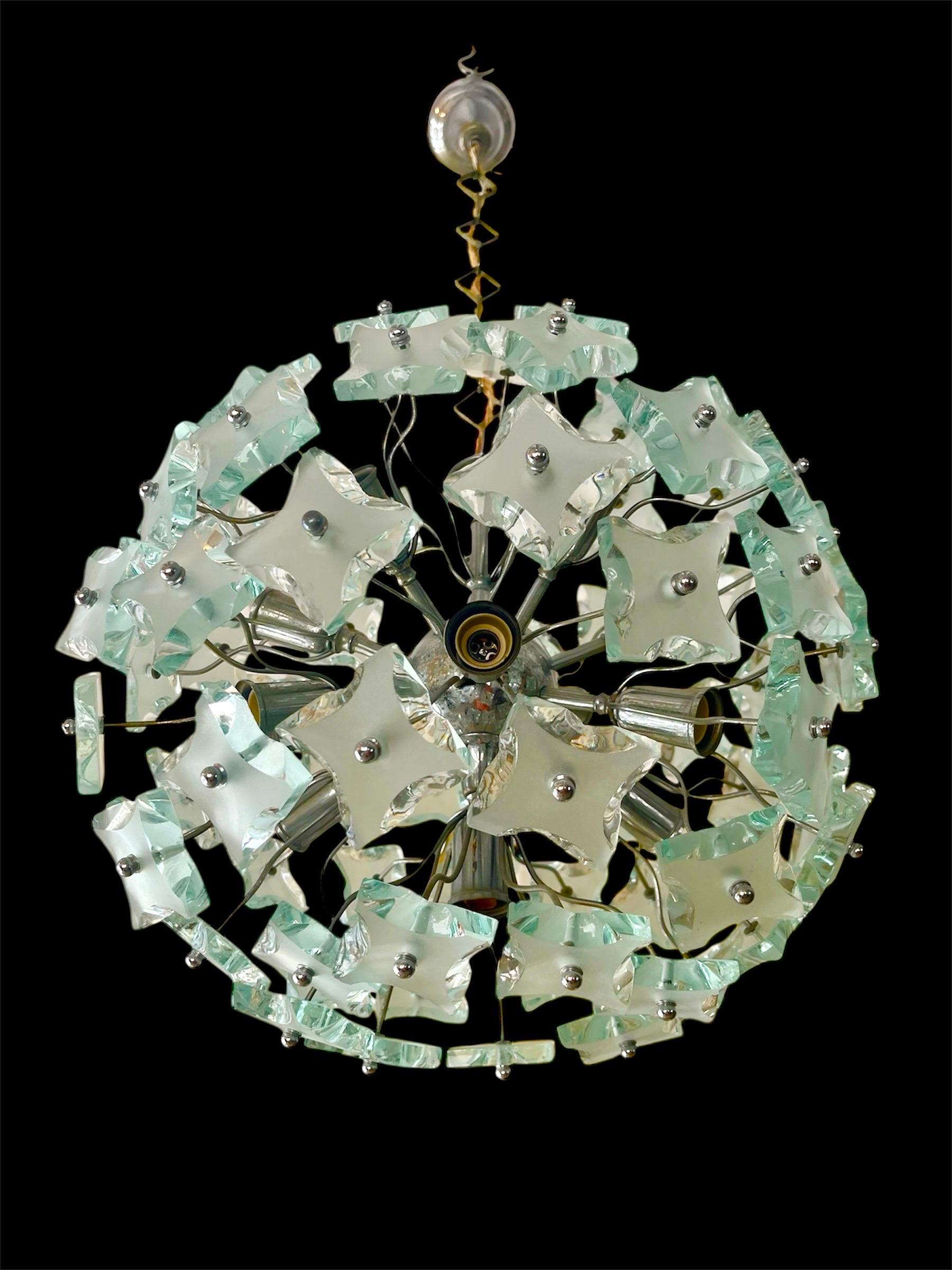 Lampadario Sputnik in vetro tagliato diConsulter >Fontana Arte, 1960s In condizioni buone in vendita a La xara, VC
