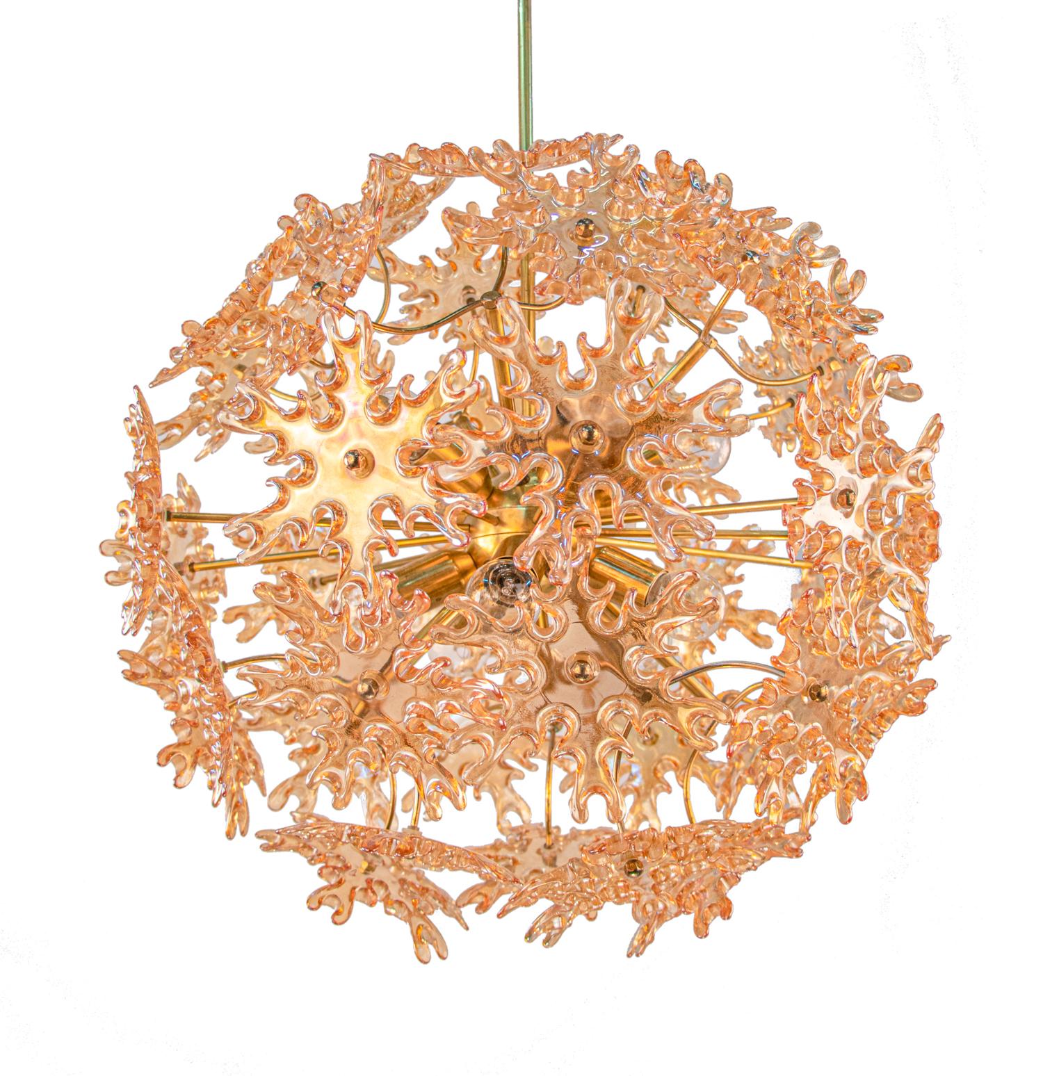 Starburst 22“ Amber Murano Chandelier Iridescent Glass & Brass, SiSche 1960s For Sale 2