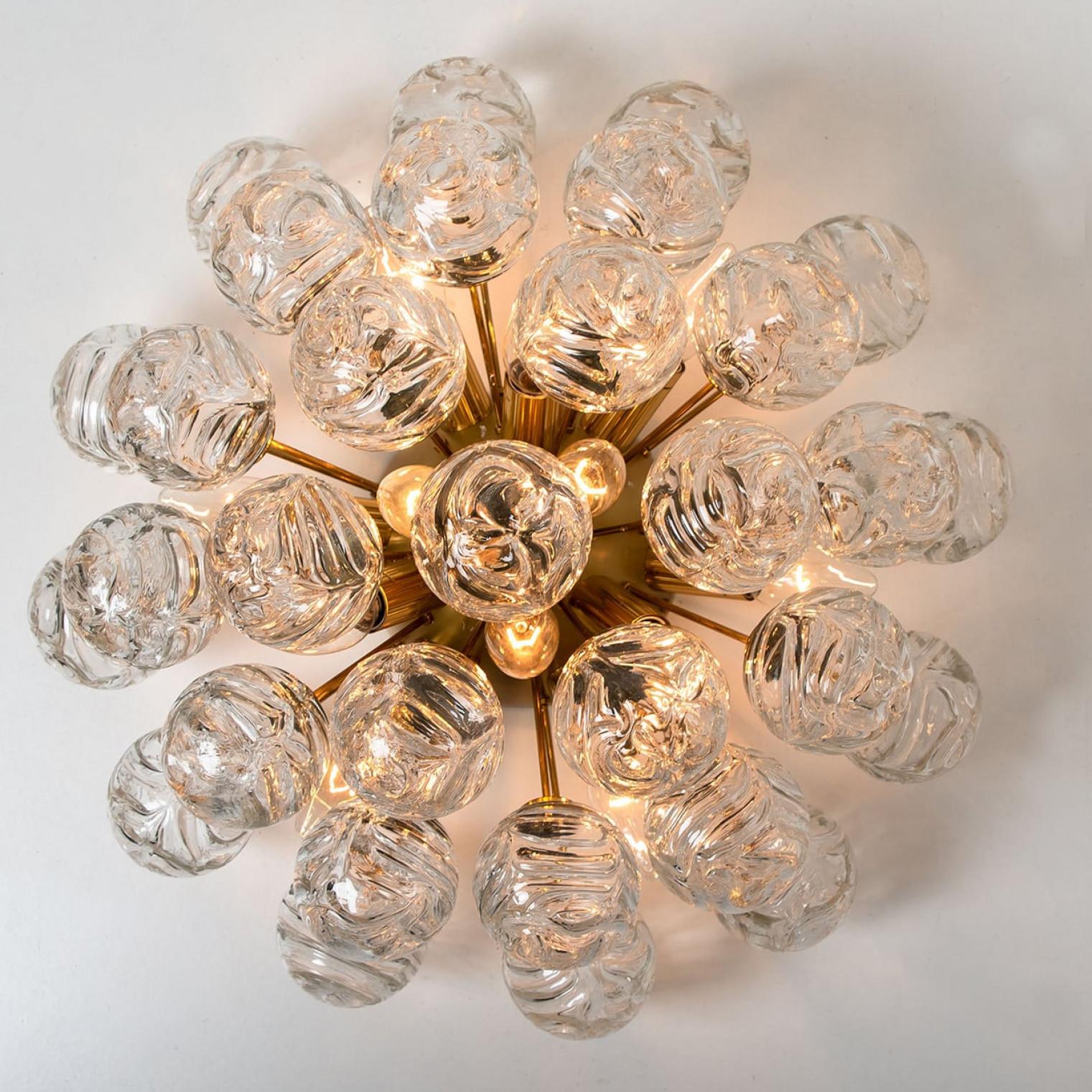 Monture affleurante Sputnik Boules de neige en verre de Doria, Allemagne, années 1970 en vente 7