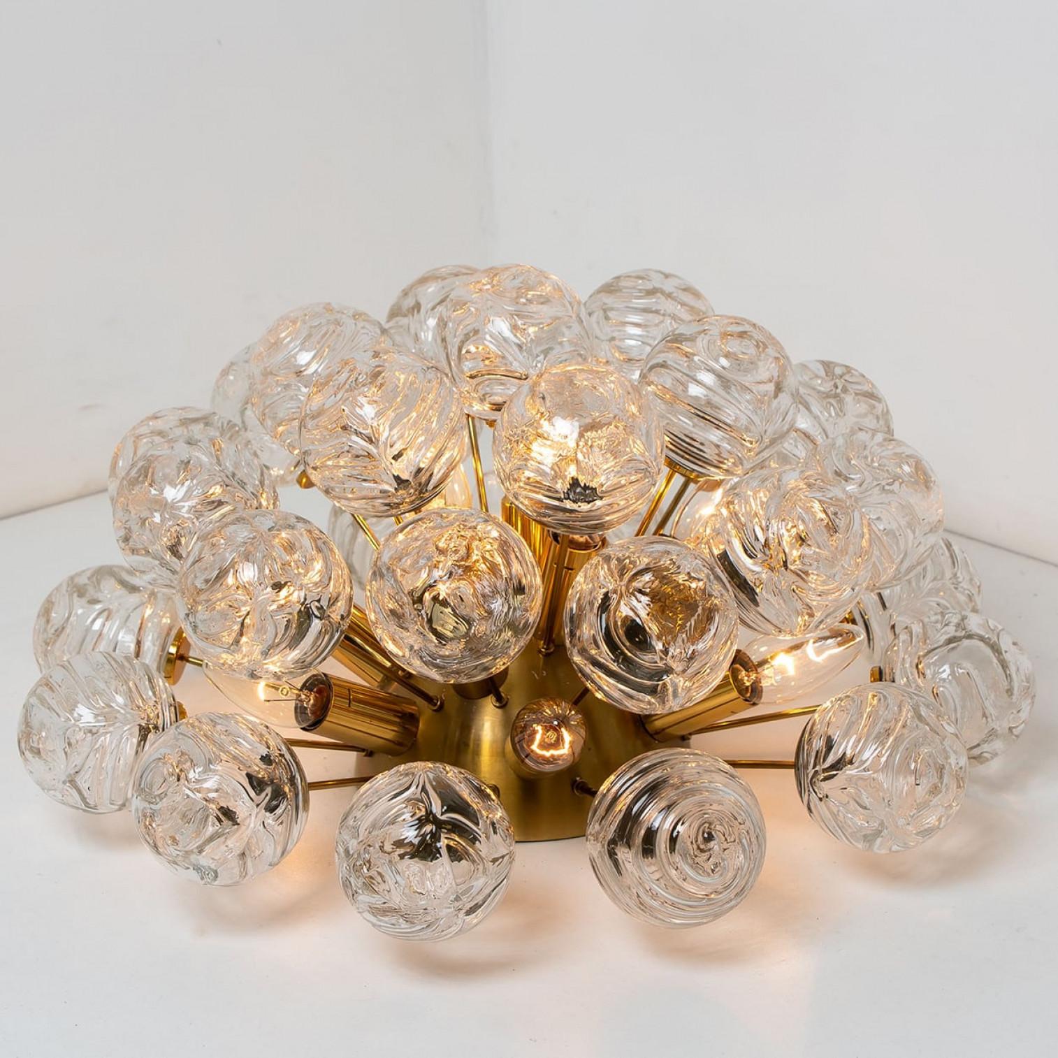 Monture affleurante Sputnik Boules de neige en verre de Doria, Allemagne, années 1970 en vente 8