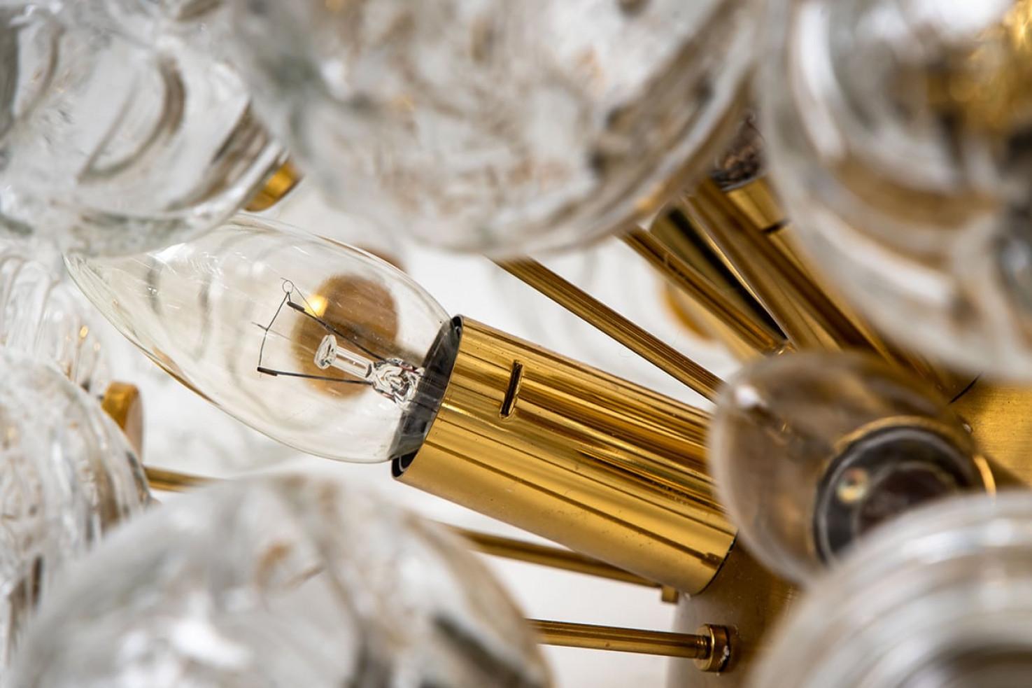 Monture affleurante Sputnik Boules de neige en verre de Doria, Allemagne, années 1970 en vente 9