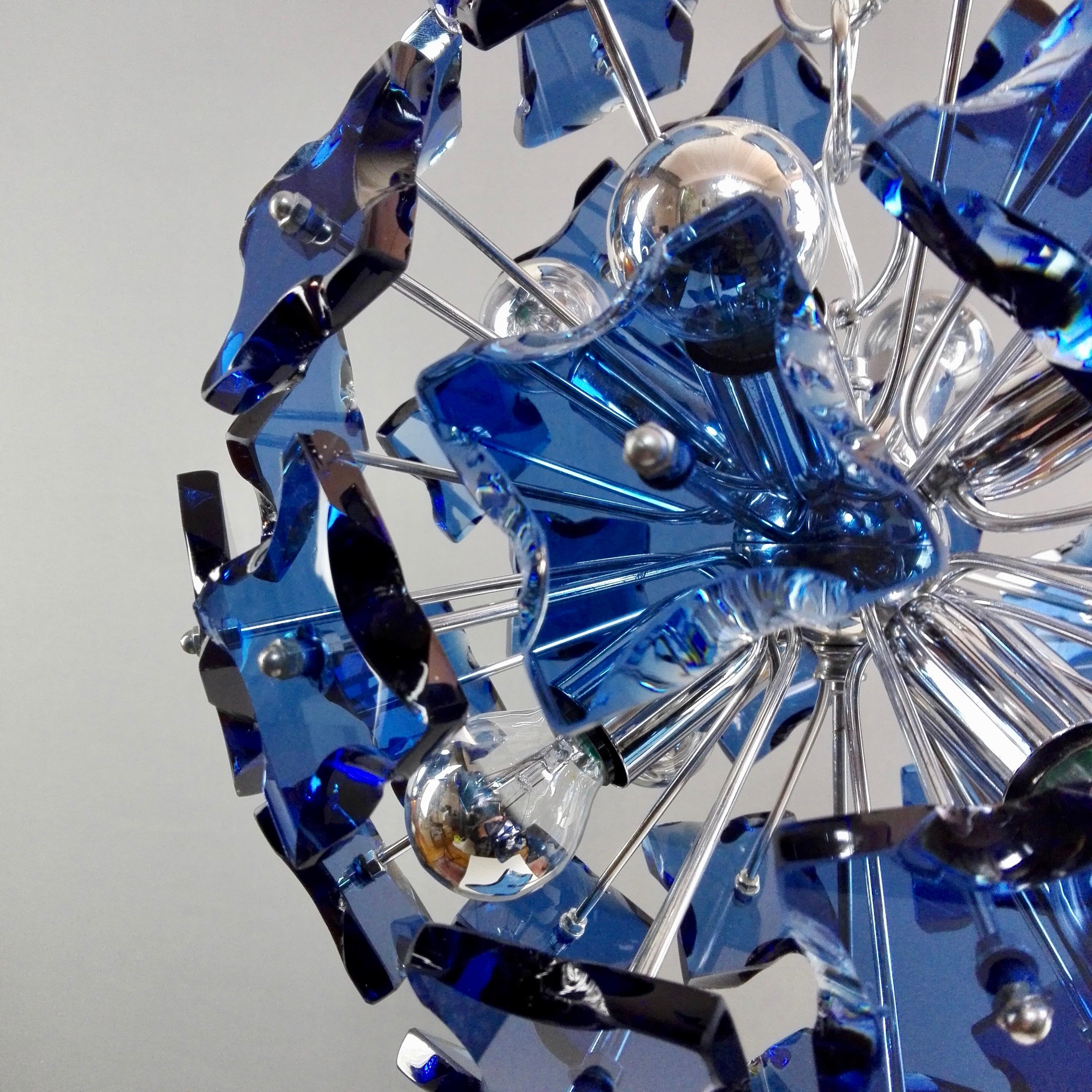 Sputnik Fontana Arte attributed 1960s Italian Eight-Light Cut Glass Chandelier For Sale 4