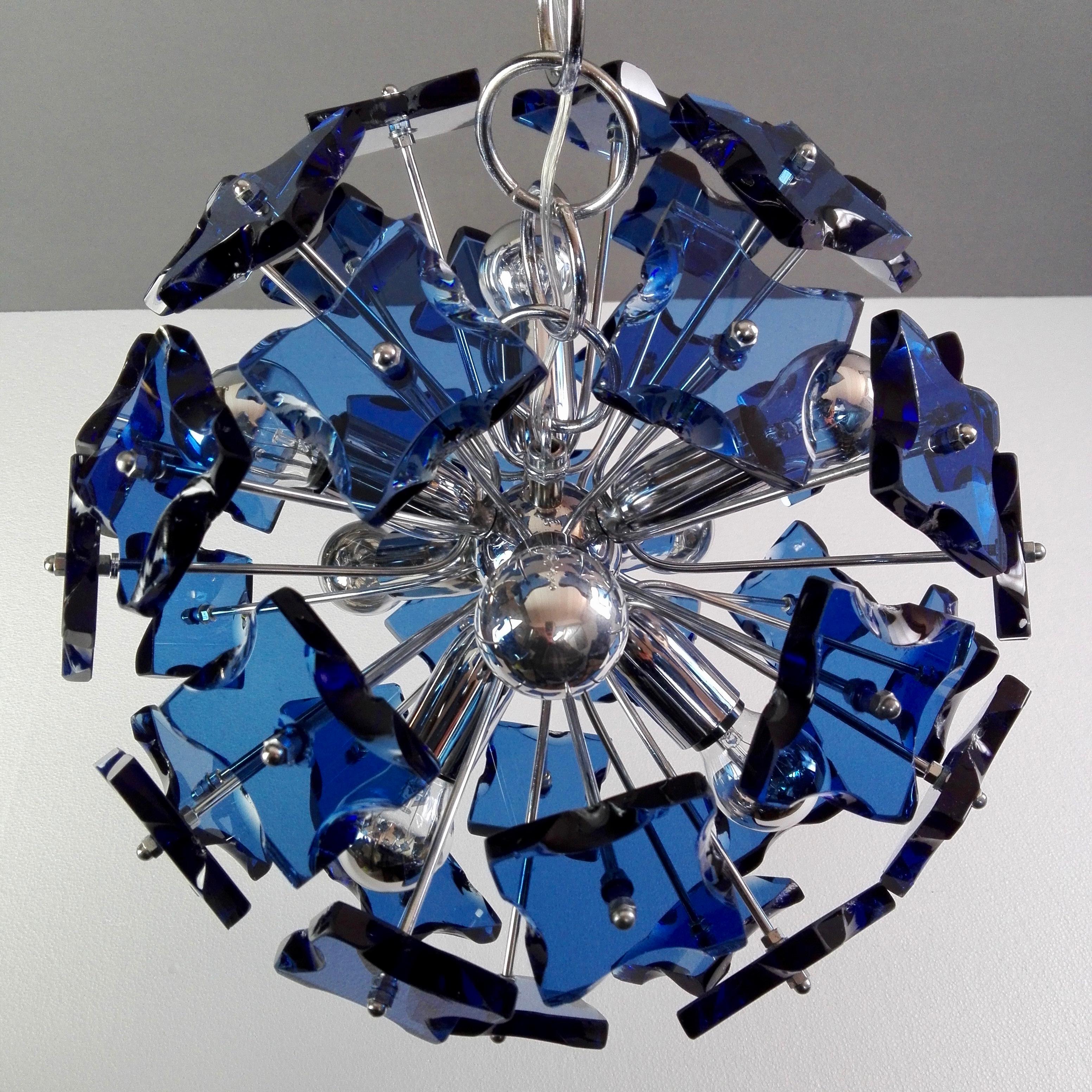 Sputnik Fontana Arte attributed 1960s Italian Eight-Light Cut Glass Chandelier For Sale 1