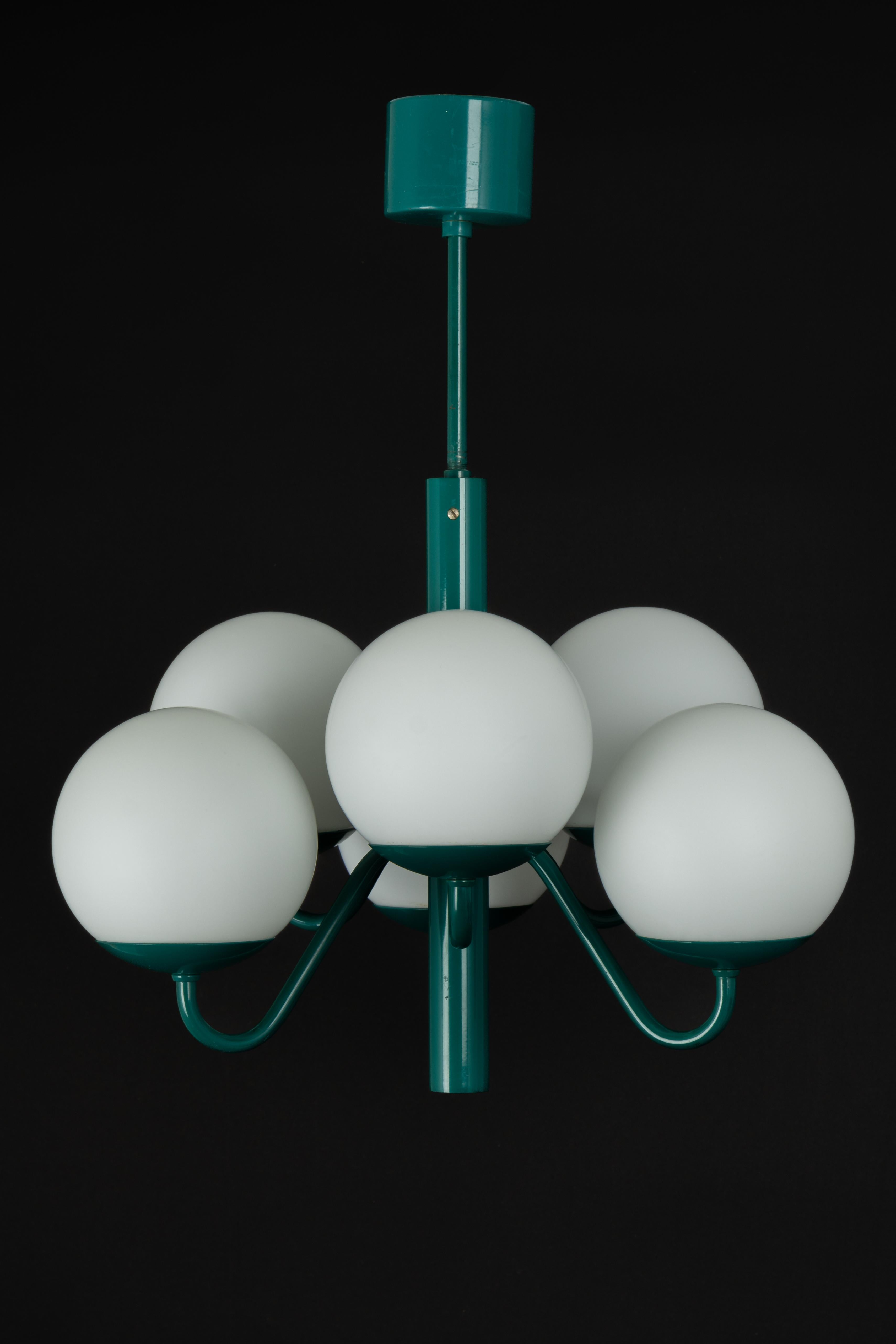 Lampe à suspension verte Spoutnik, verre opale, Allemagne, années 1970 en vente 2