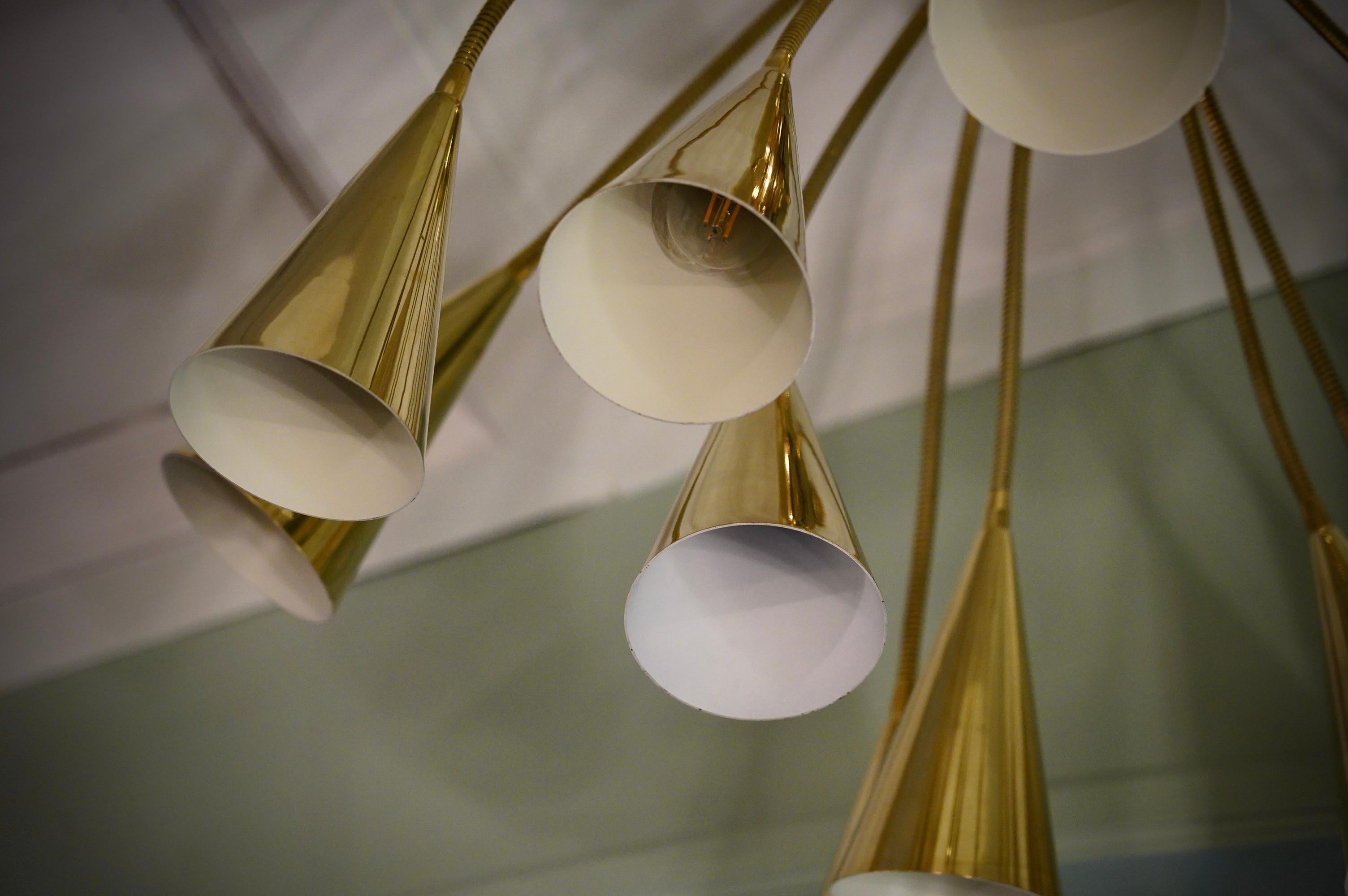 Italiano Lampadario e pendente in ottone Sputnik semi-sferico, 1990 in vendita