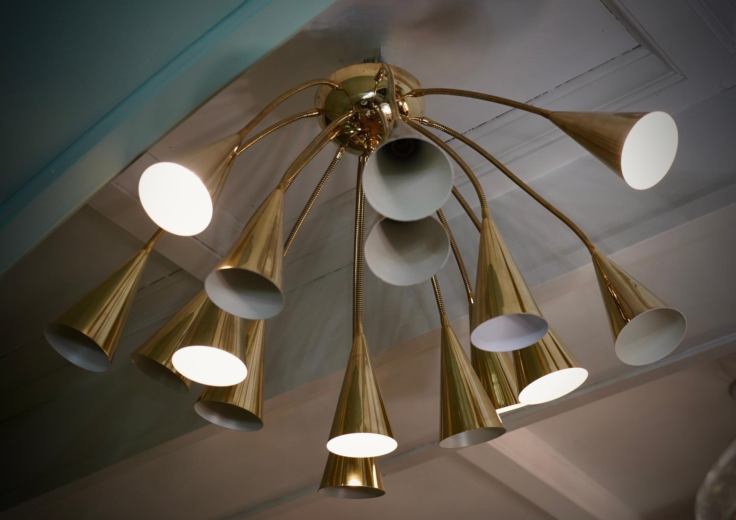 Fine XX secolo Lampadario e pendente in ottone Sputnik semi-sferico, 1990 in vendita