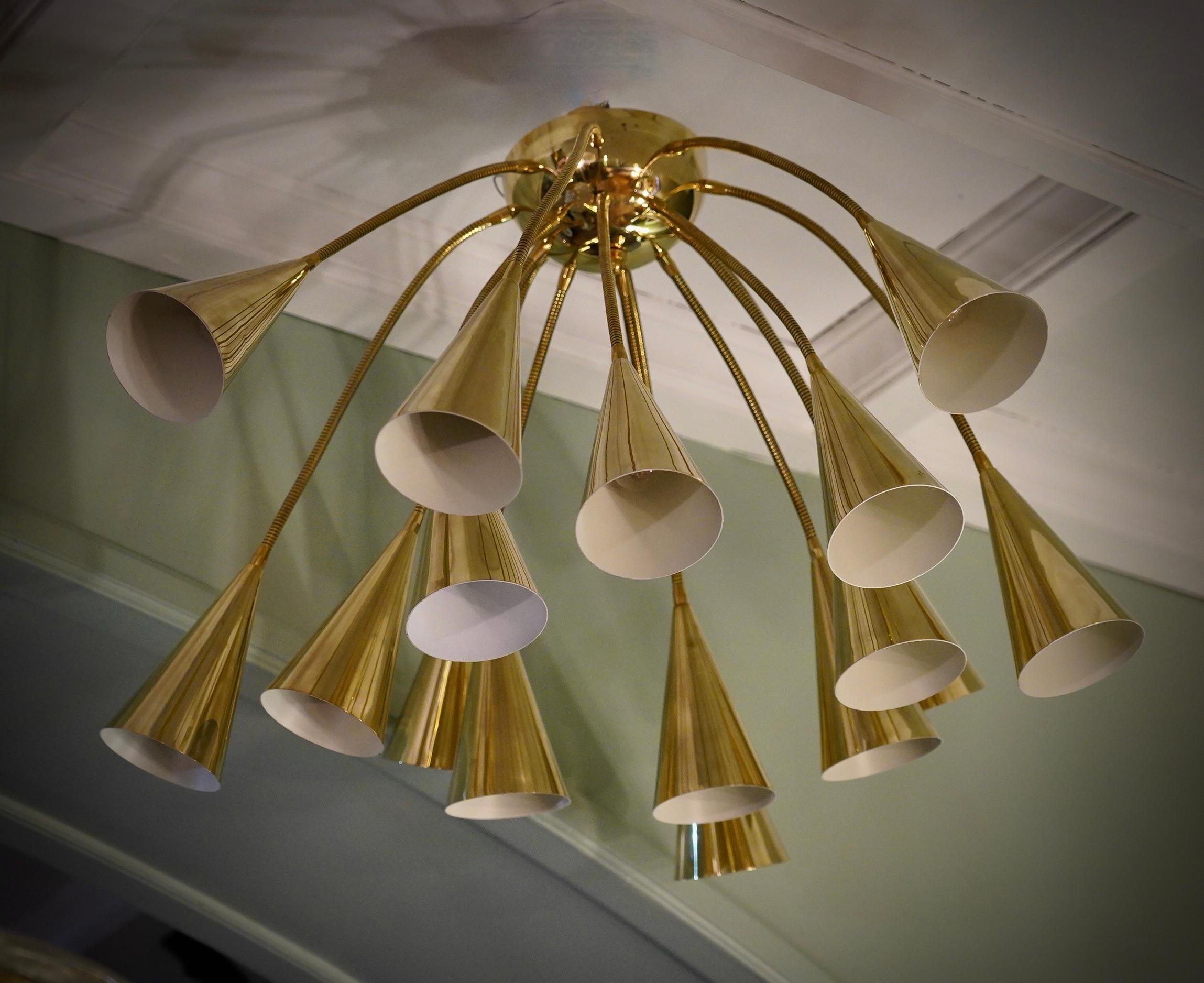 Ottone Lampadario e pendente in ottone Sputnik semi-sferico, 1990 in vendita