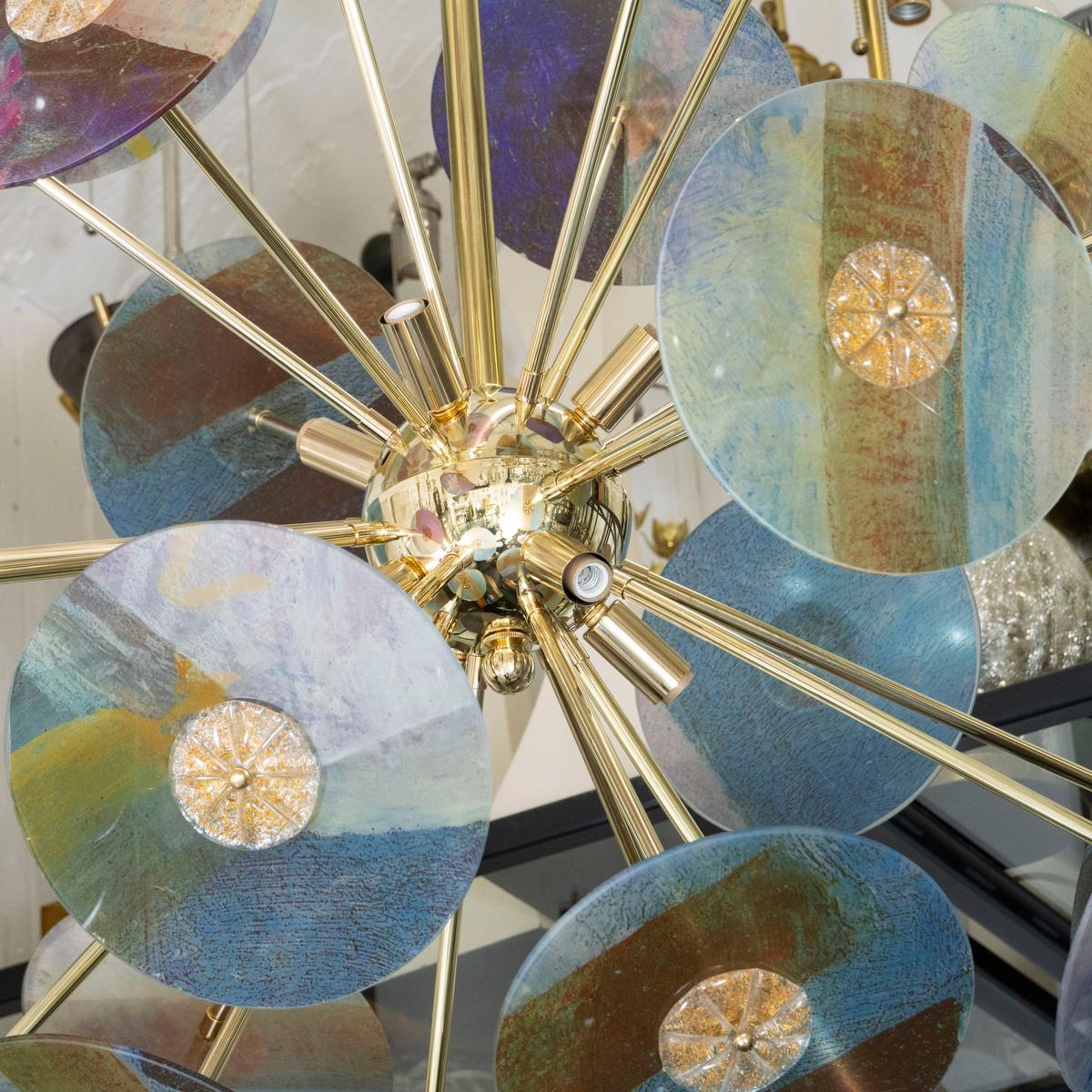Kronleuchter im Sputnik-Stil mit mehrfarbigen, säuregeätzten Glasscheiben im Zustand „Gut“ im Angebot in Tarrytown, NY