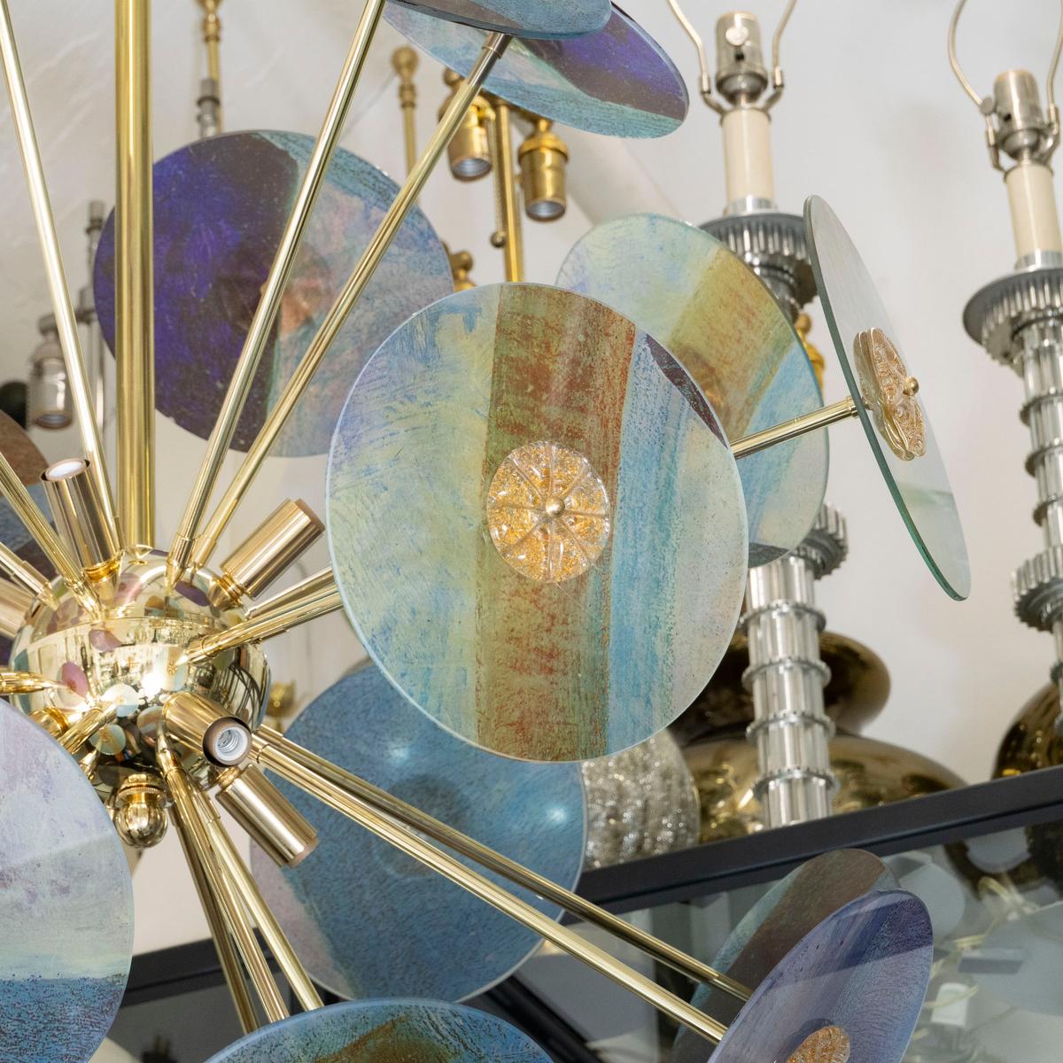 Kronleuchter im Sputnik-Stil mit mehrfarbigen, säuregeätzten Glasscheiben (21. Jahrhundert und zeitgenössisch) im Angebot
