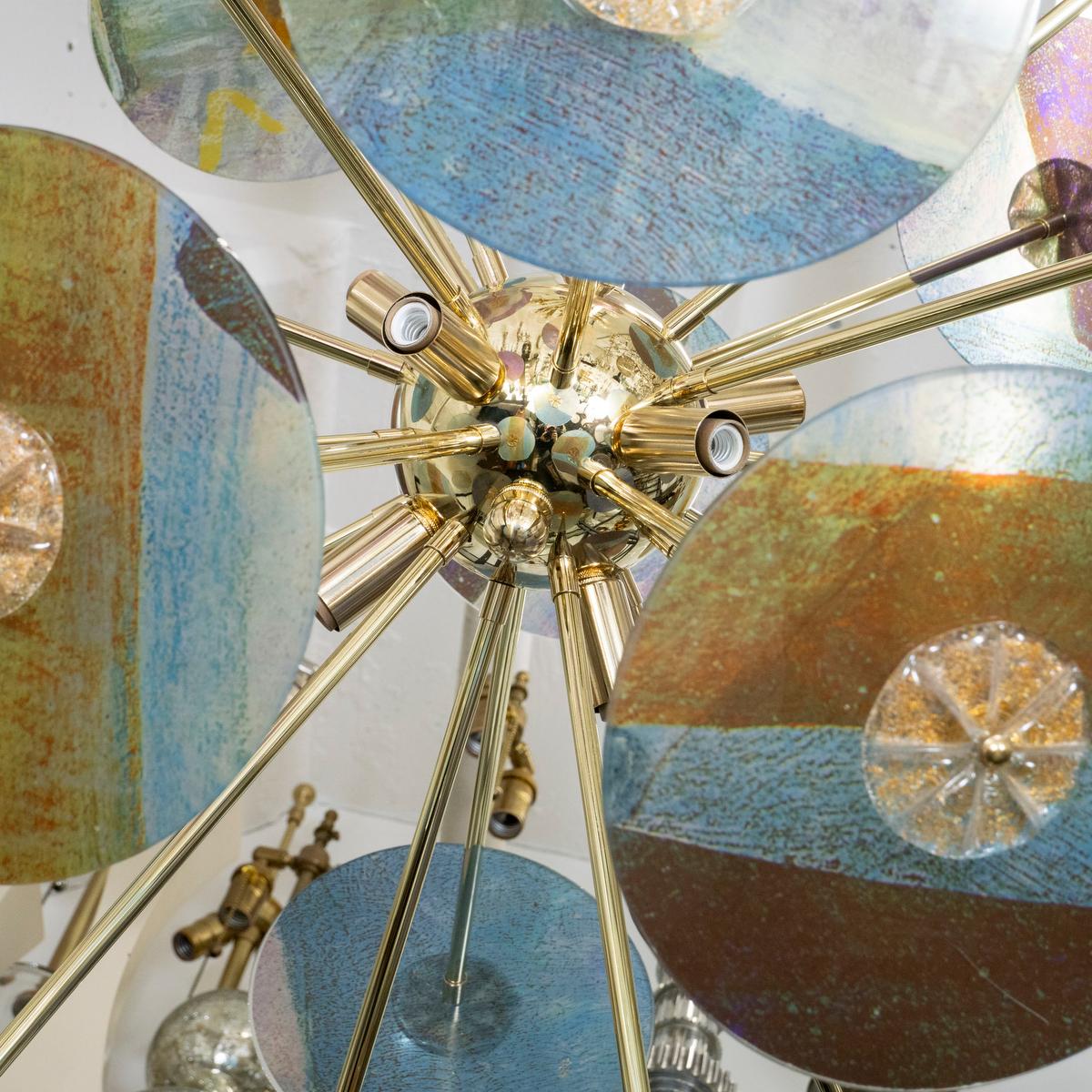 Kronleuchter im Sputnik-Stil mit mehrfarbigen, säuregeätzten Glasscheiben im Angebot 1