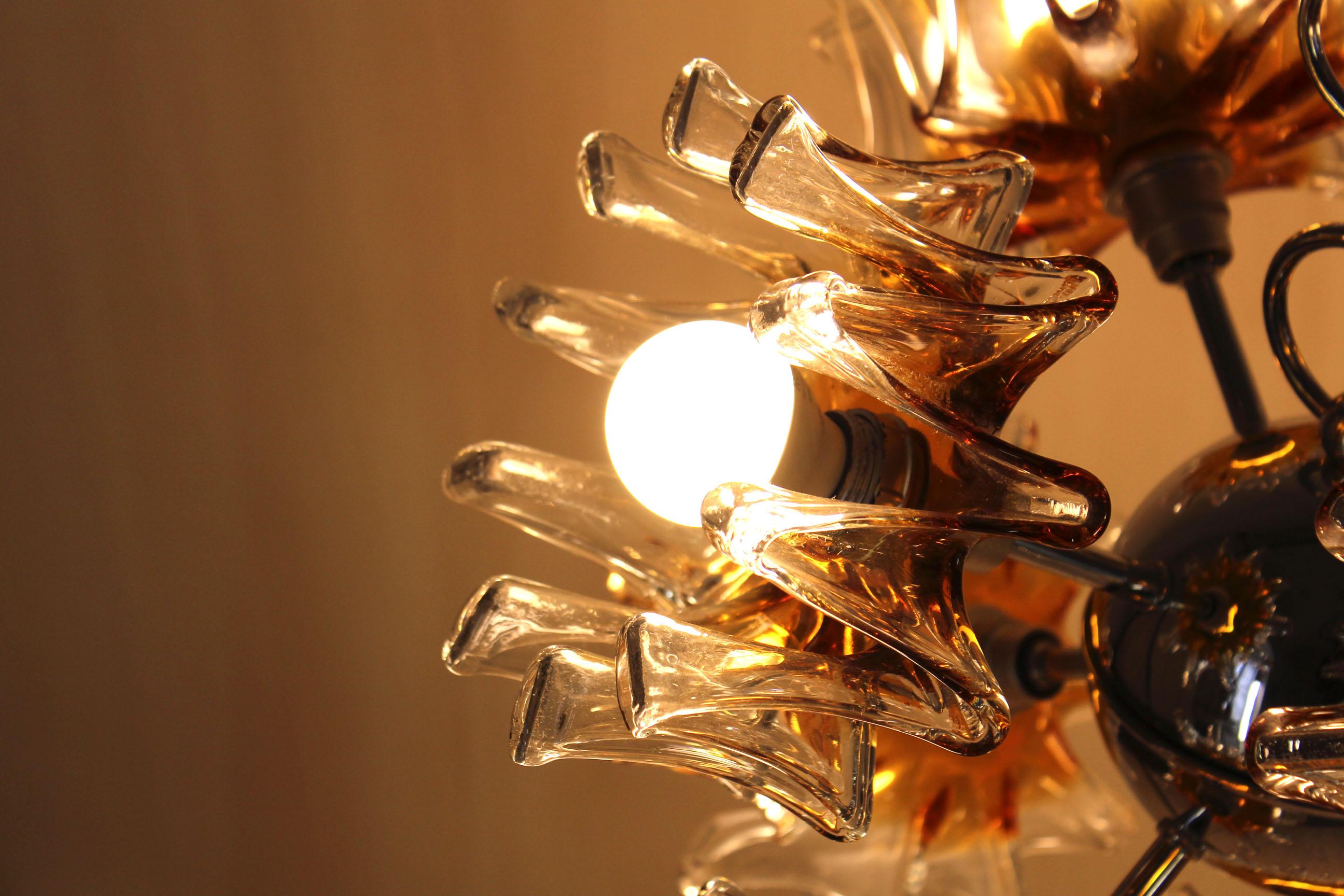 Italiano Vintage  Lampadario Sputnik in vetro di Murano, Carlo Nason per Mazzega, Italia anni '70