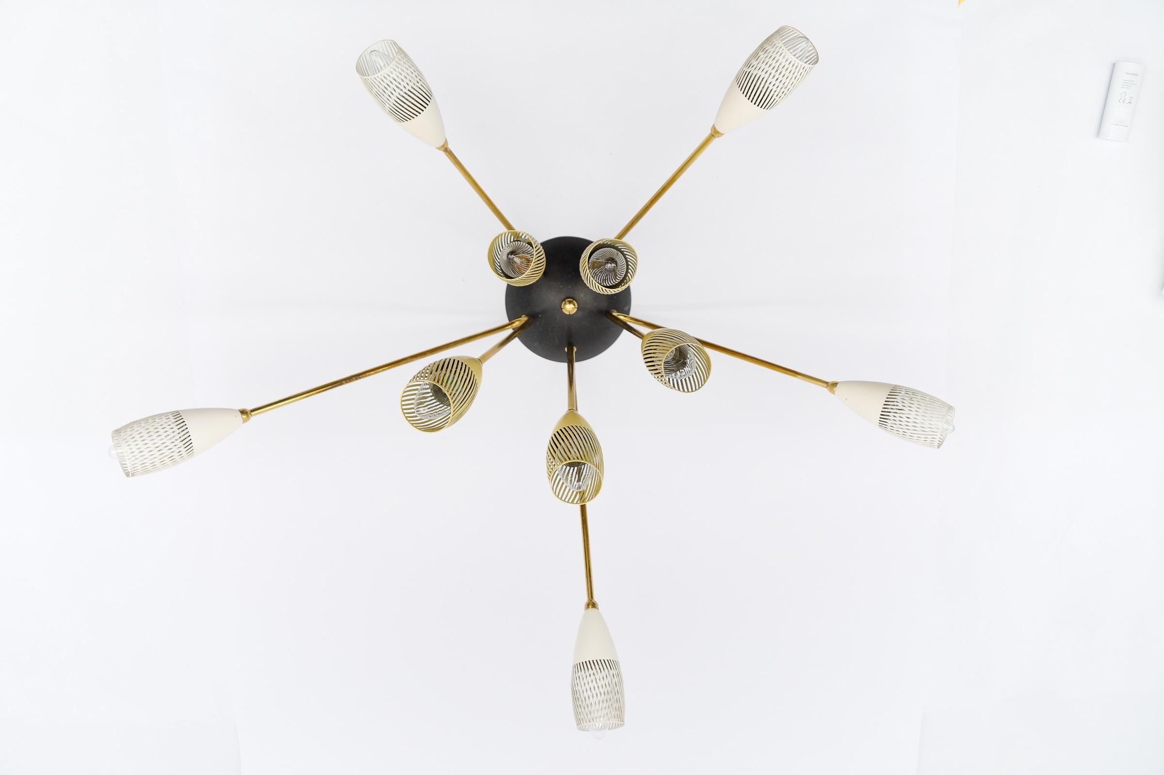 Applique ou plafonnier Sputnik à la manière d'Arteluce, Italie, années 1950 en vente 2