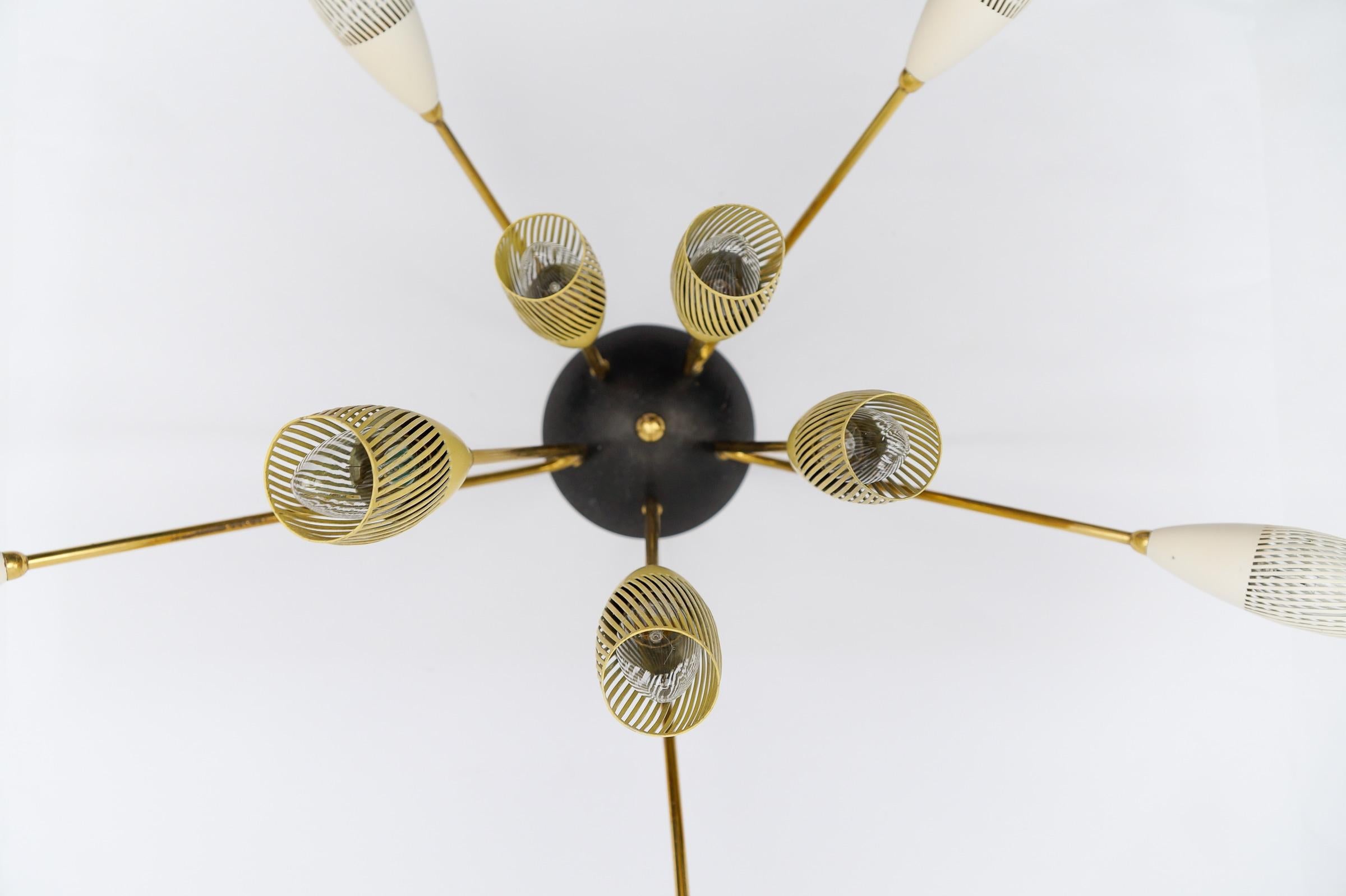 Applique ou plafonnier Sputnik à la manière d'Arteluce, Italie, années 1950 en vente 3