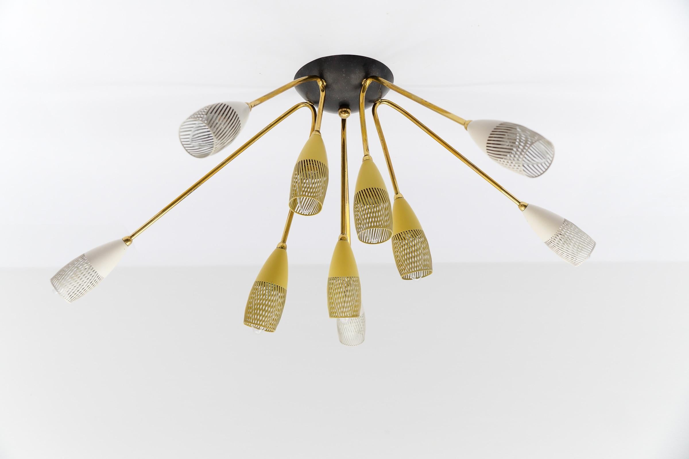 Laqué Applique ou plafonnier Sputnik à la manière d'Arteluce, Italie, années 1950 en vente