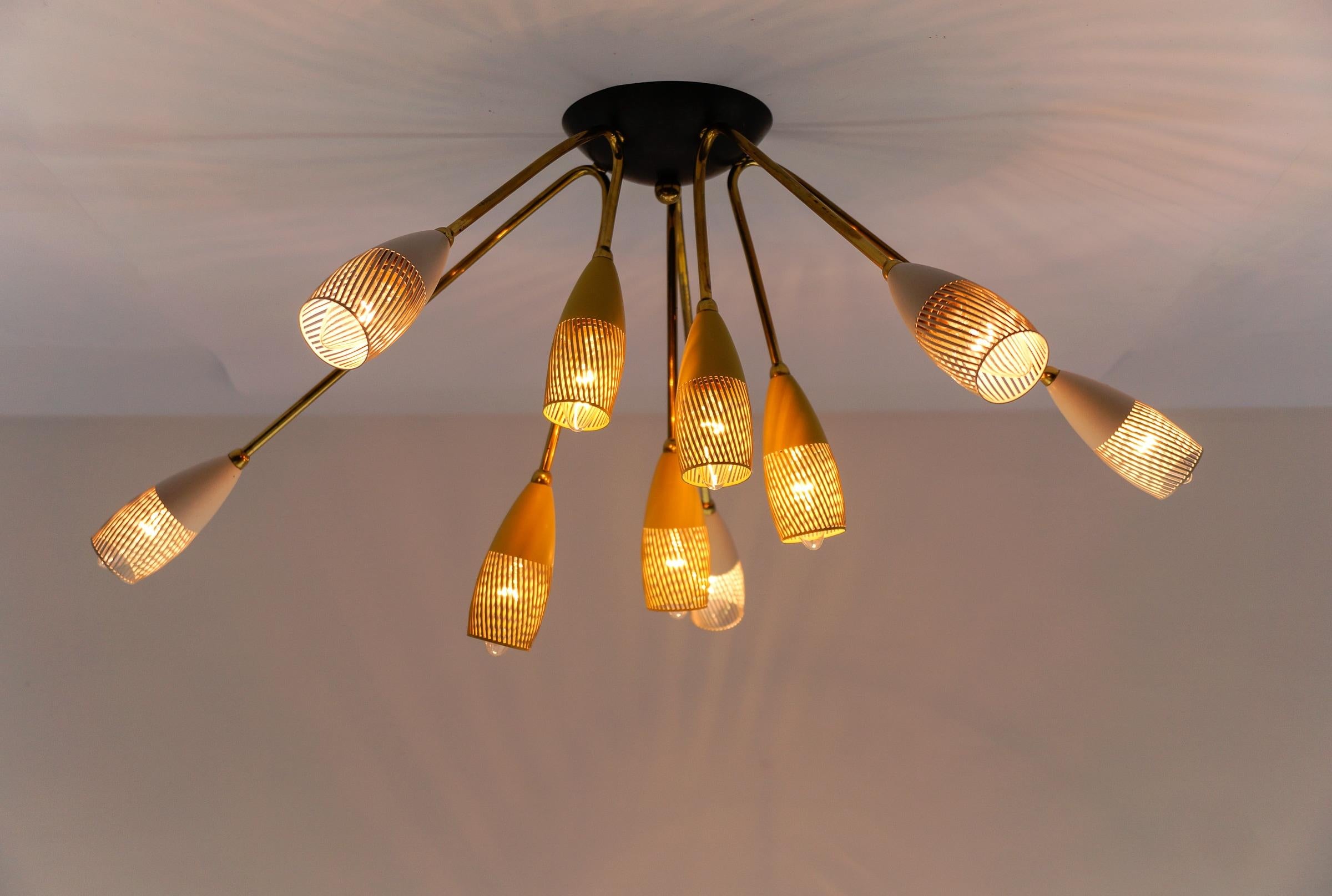 Milieu du XXe siècle Applique ou plafonnier Sputnik à la manière d'Arteluce, Italie, années 1950 en vente