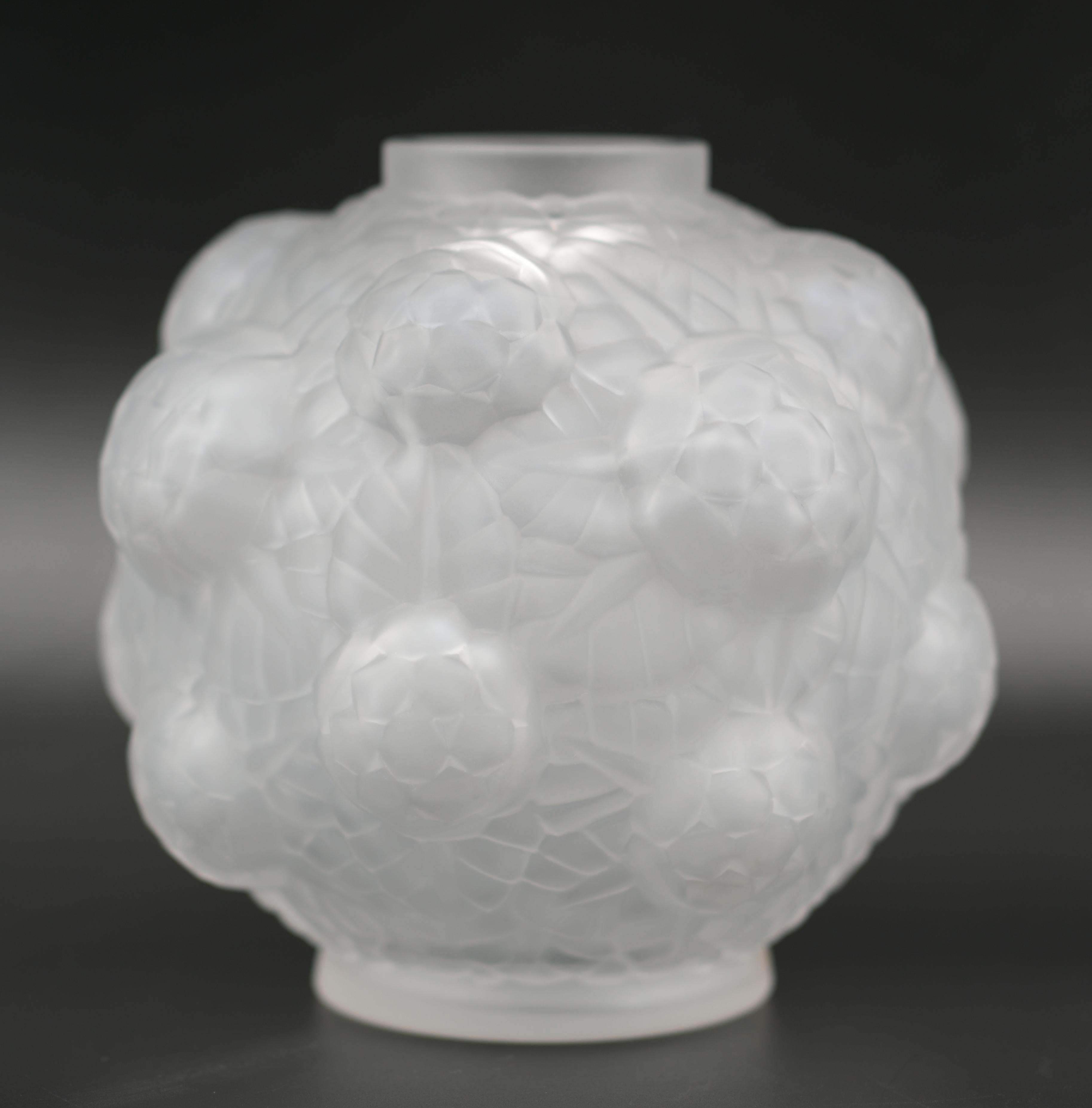 SPV French Art Deco Frosted Glass Vase, 1920s For Sale 2