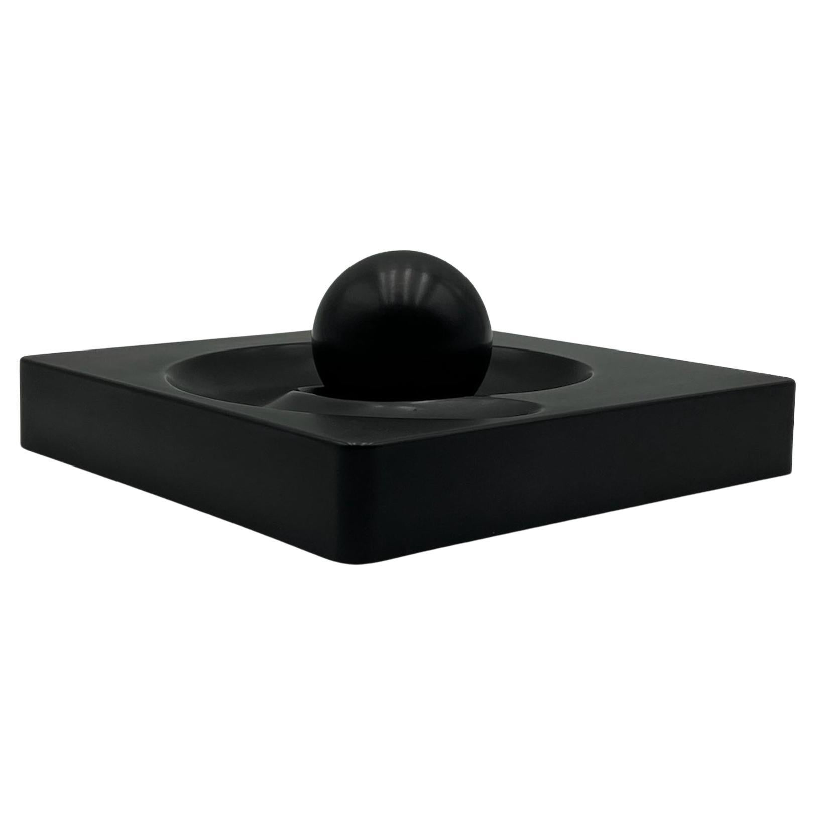 Space Age Artemide Spyros Melamine Sculpture in Glossy Black by Eleanor Peduzzi Riva, 70s