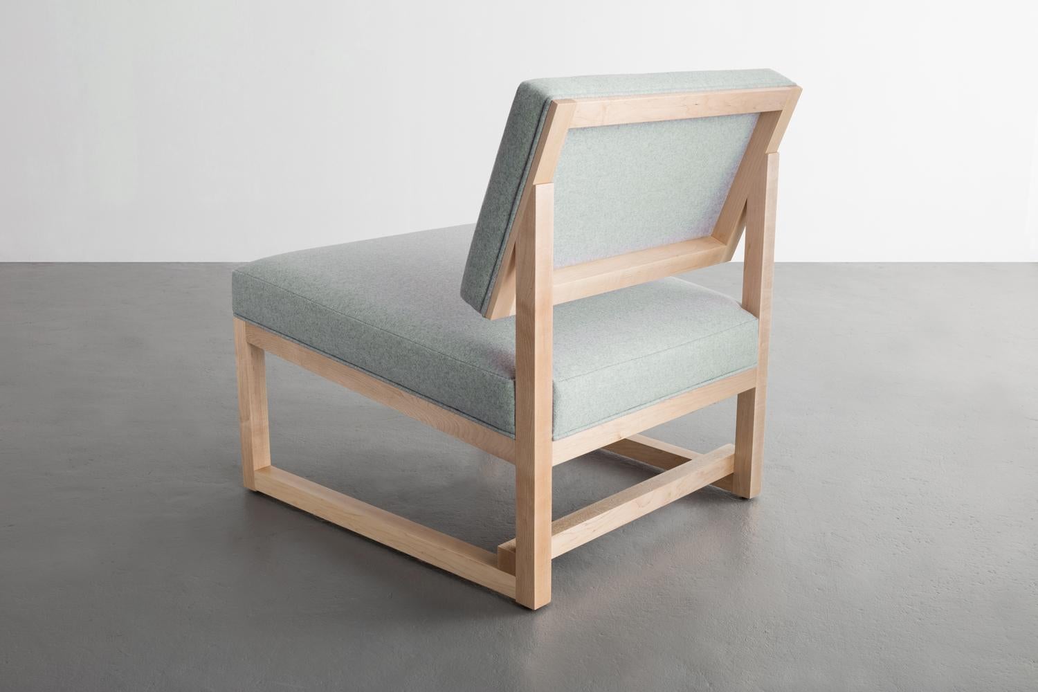 Silla SQ Lounge, madera maciza, tapicería de fieltro, bouclé o COM, hecha a mano en EE.UU. Moderno