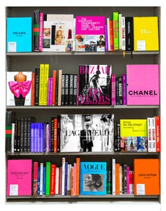 Mode-Bücherlandschaft – auf Plexiglas montiert