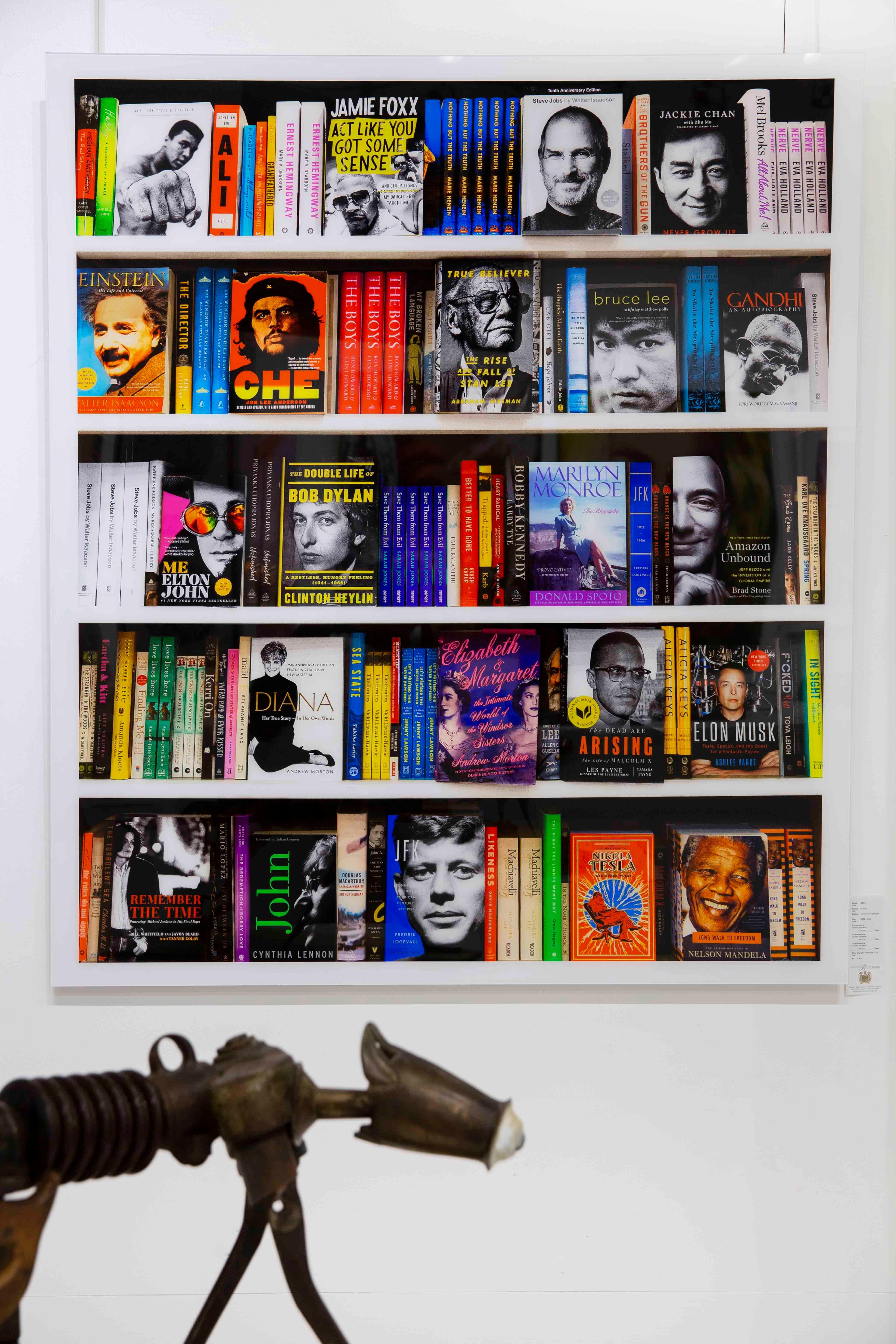 SQRA - Biographie Bookscape I (Weiß), Fotografie 2022 im Angebot 3