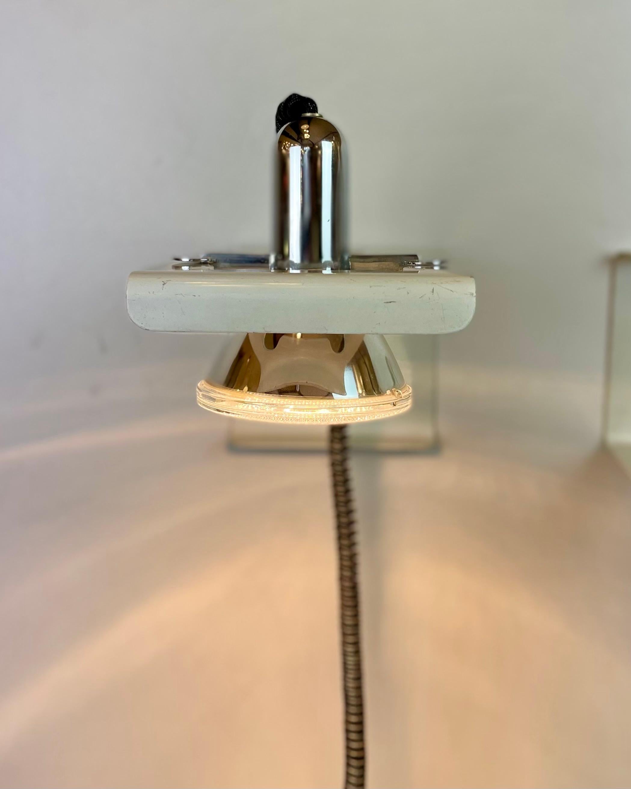 Squadra, Wall Sconces by Ezio Didone for Valenti, 1970s In Fair Condition For Sale In Brussel, BE