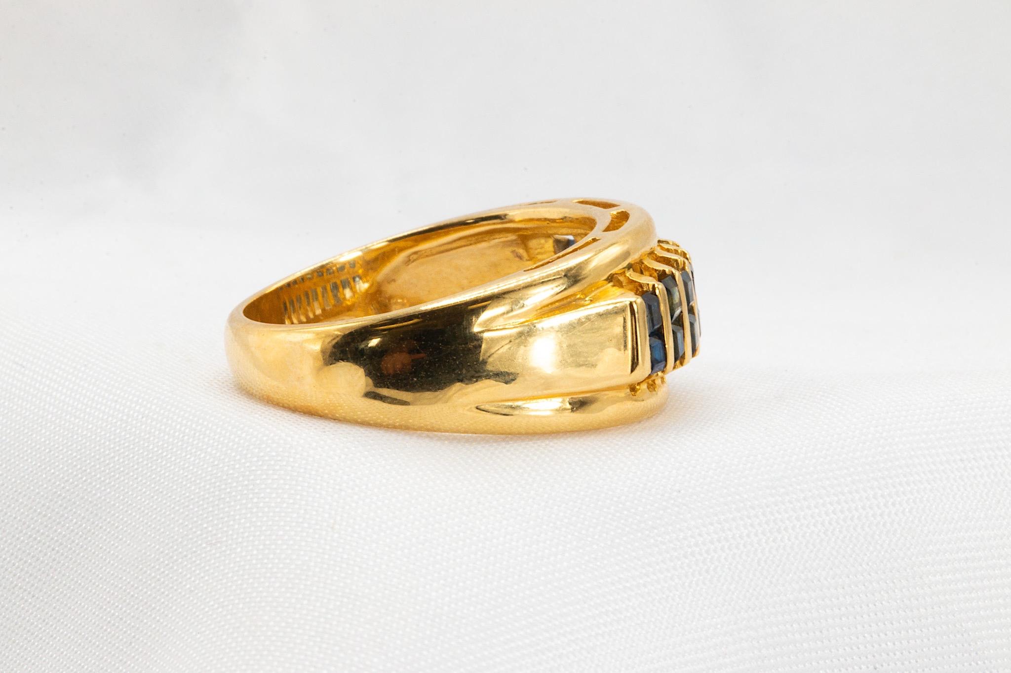 Art Deco 0.80 Carat Total Blue Sapphires in 18K Yellow Gold Band For Sale