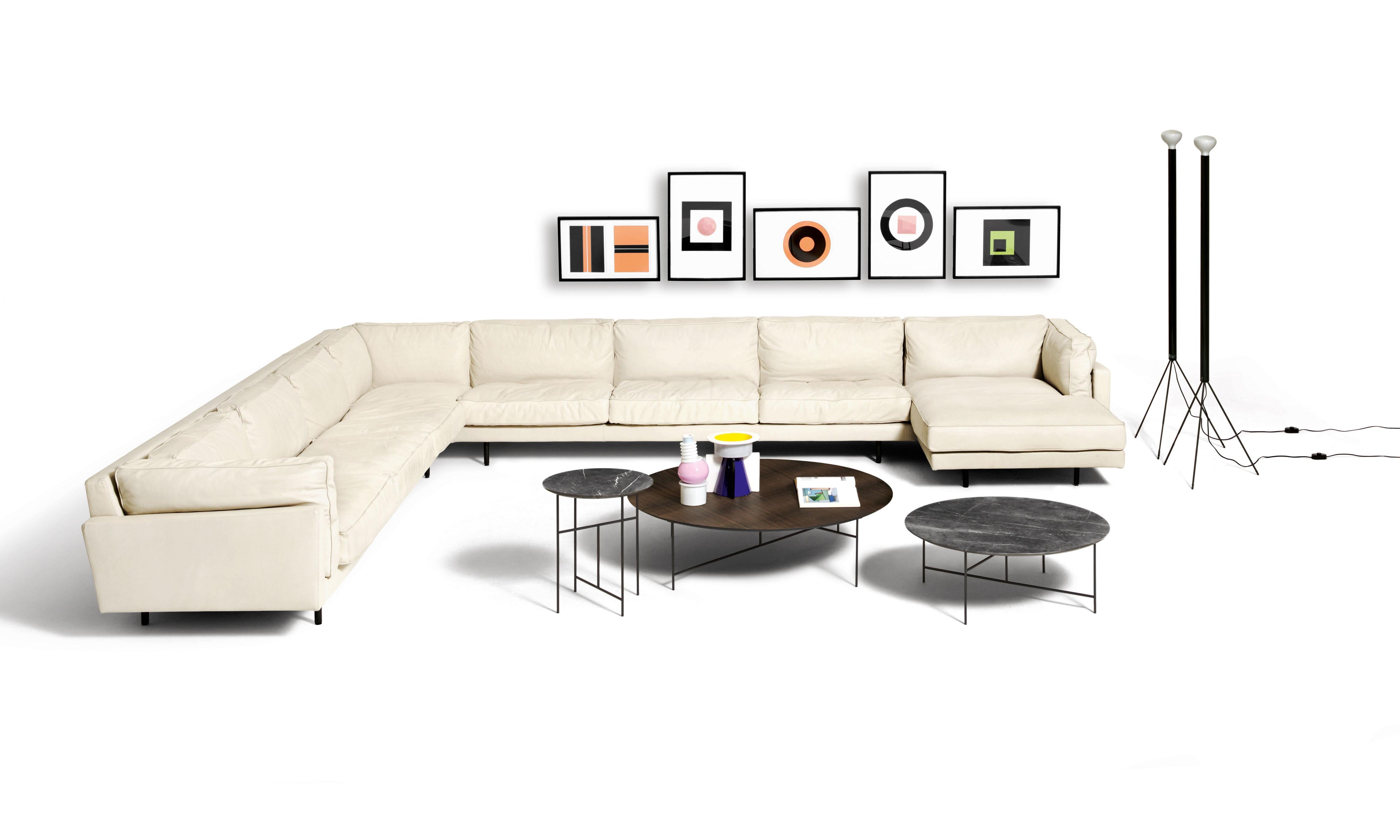 Geometric elements, squared lines: the design of the Square 16 sofa is a sleek and well-balanced re-edition of the De Padova historical archive. It has a particularly comfortable, soft, regular seat, slender steel feet with a sixties vibe and edges