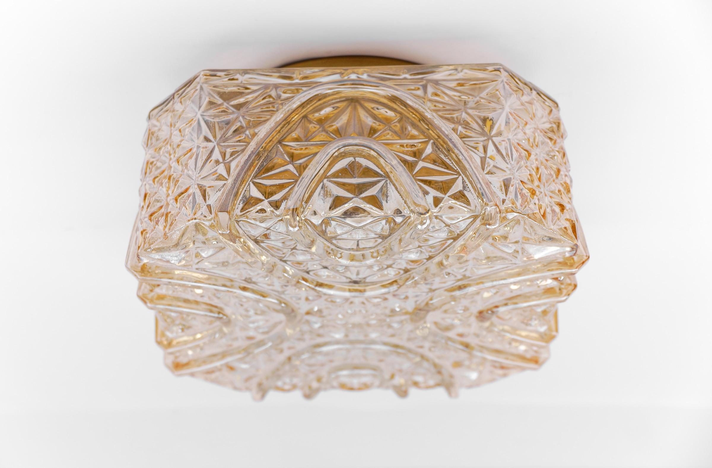 Lámpara empotrada cuadrada 3D de cristal ámbar de Limburg, Alemania Años 60 Alemán en venta