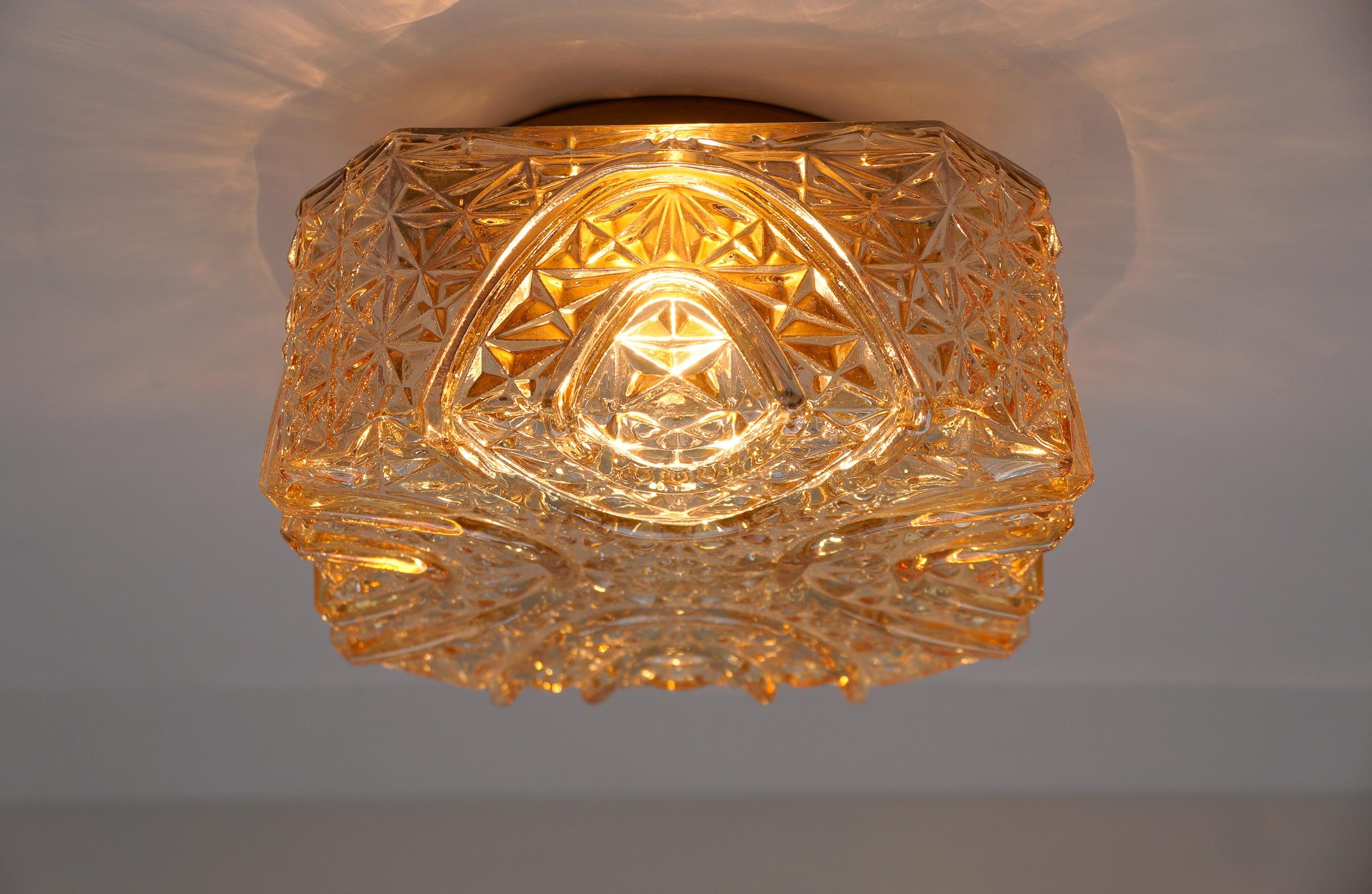 Lámpara empotrada cuadrada 3D de cristal ámbar de Limburg, Alemania Años 60 en Bueno estado para la venta en Nürnberg, Bayern