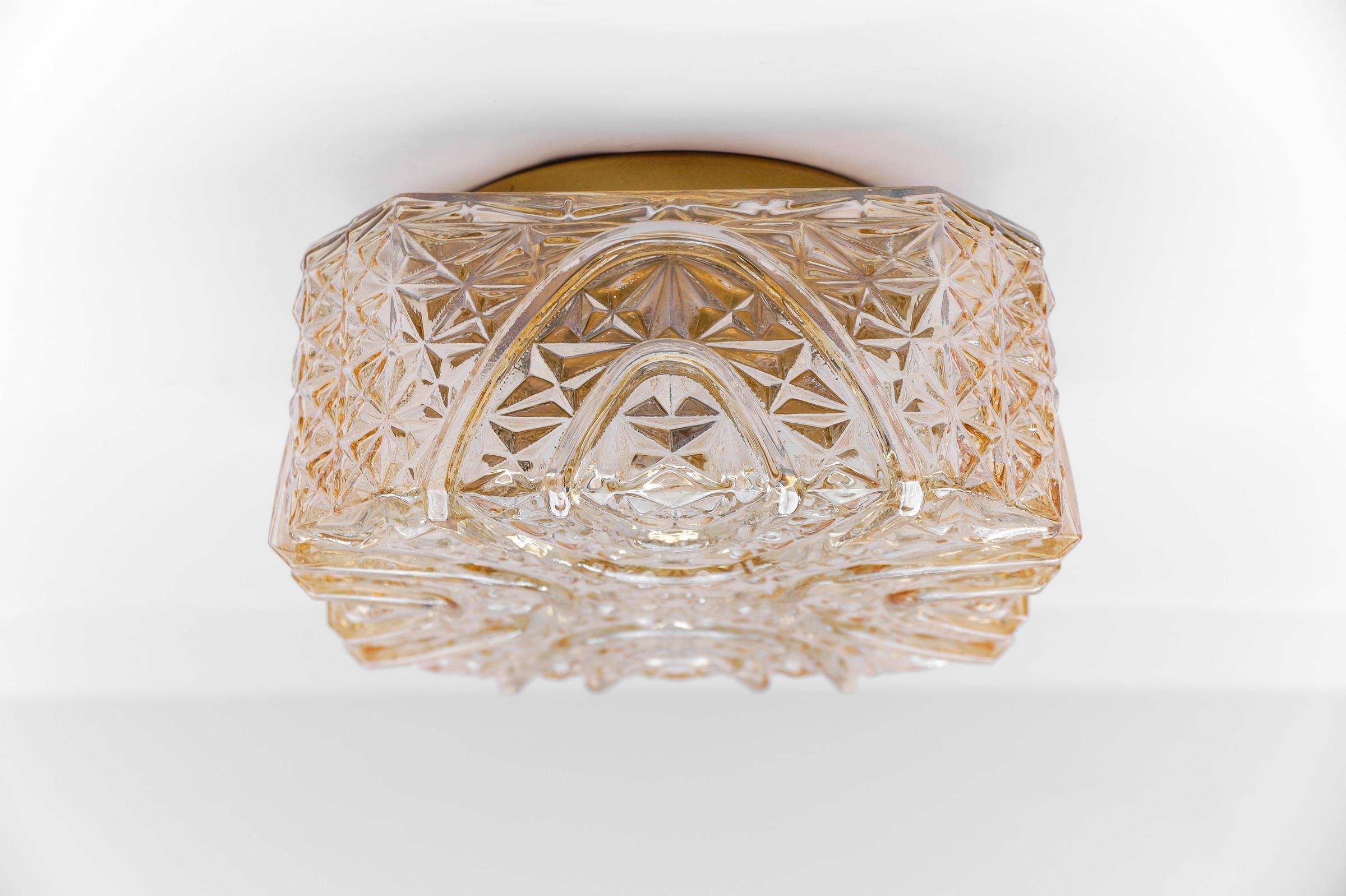 Lámpara empotrada cuadrada 3D de cristal ámbar de Limburg, Alemania Años 60 en venta 1