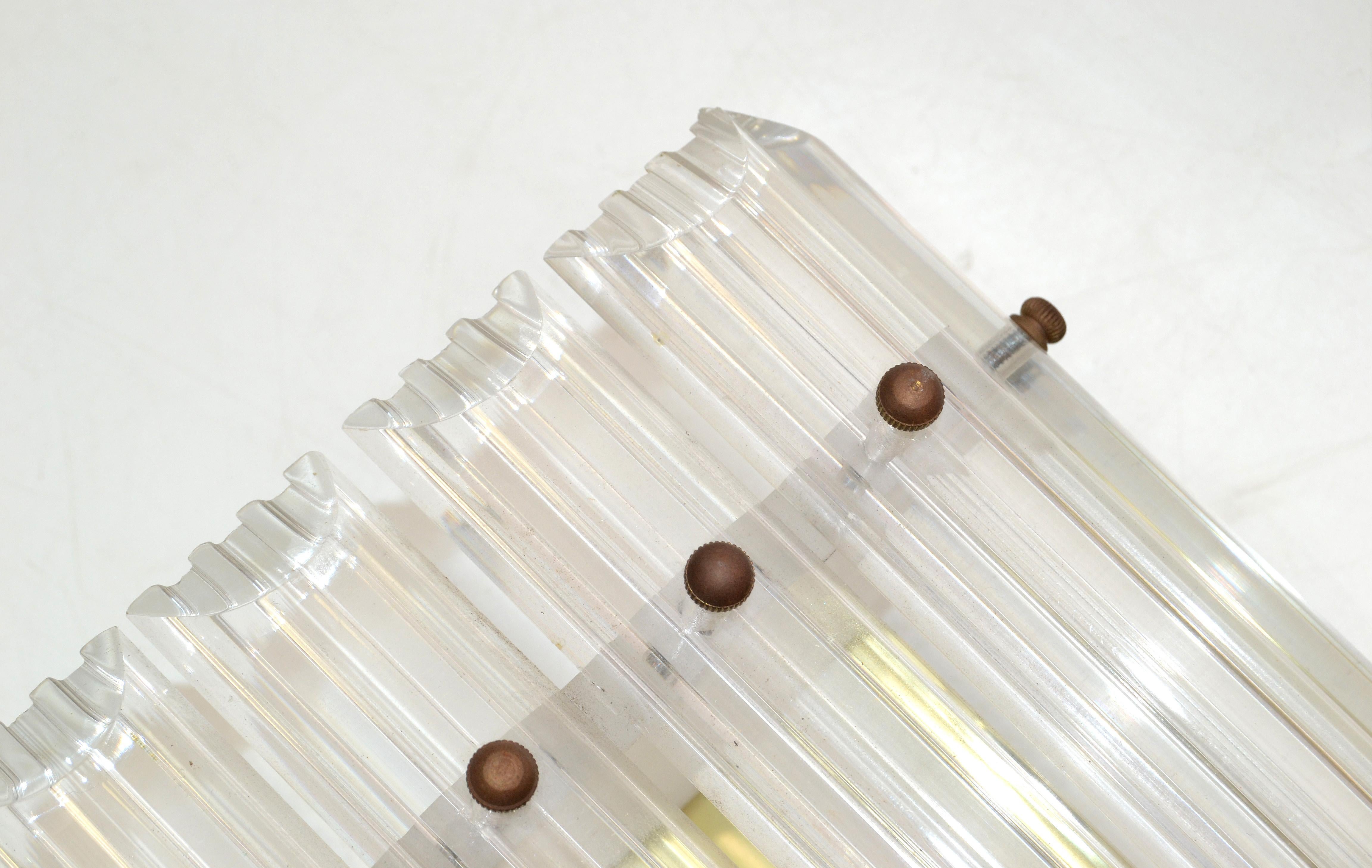 Quadrato a 4 luci in lucite trasparente e ottone, applique, Mid-Century Modern 1980 in vendita 4