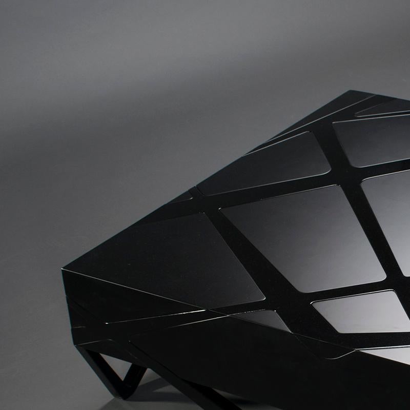 Portoghese Tavolino quadrato centrale d'accento moderno organico Laccato nero opaco ad alta lucentezza in vendita