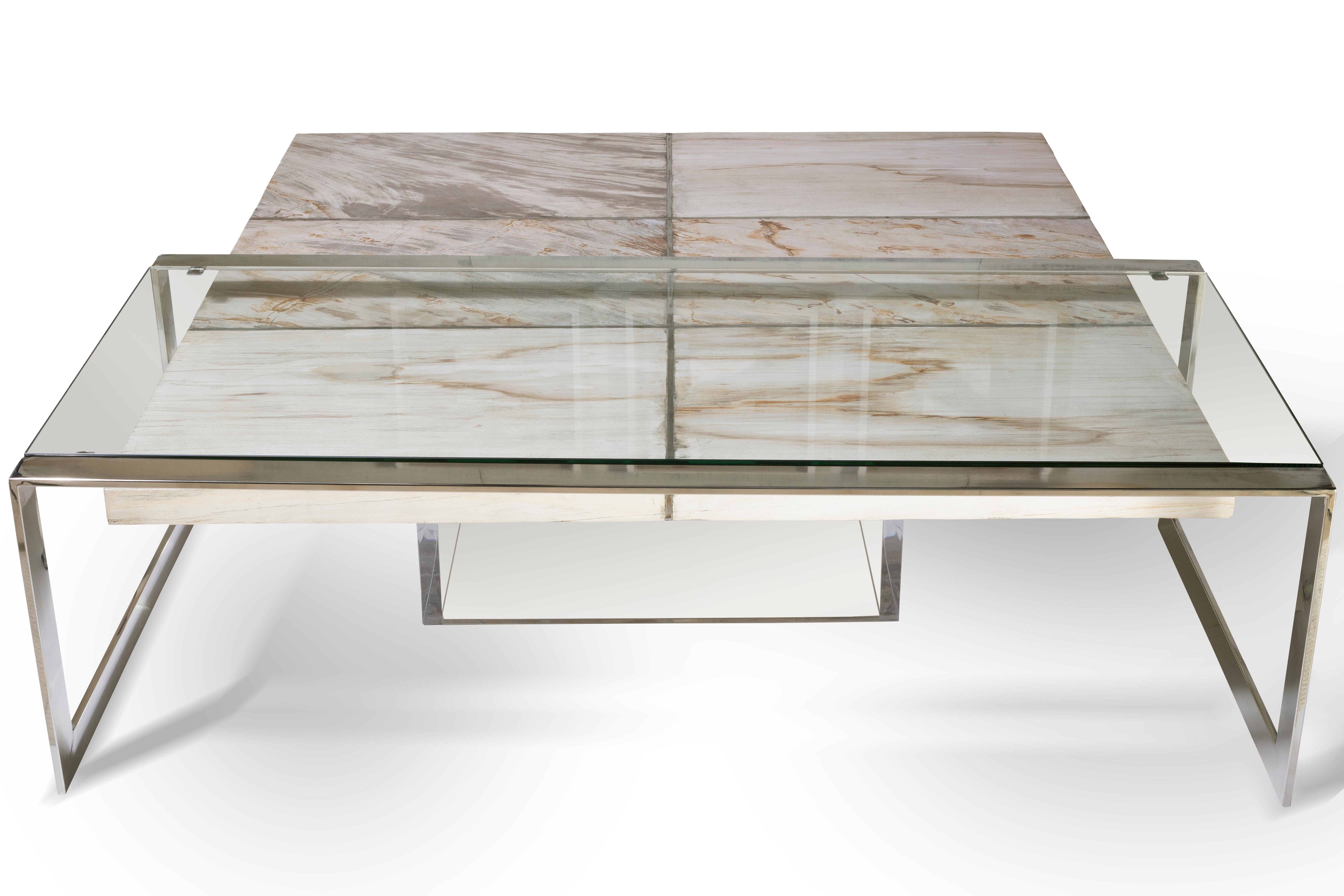italien Table basse carrée en acrylique et bois, table basse Petra en vente